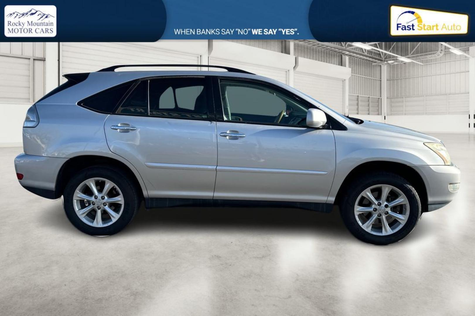 2009 Silver Lexus RX 350 AWD (2T2HK31U09C) with an 3.5L V6 DOHC 24V engine, 5-Speed Automatic Overdrive transmission, located at 767 S State Road, Pleasant Grove, UT, 84062, (801) 785-1058, 40.354839, -111.736687 - Photo#1