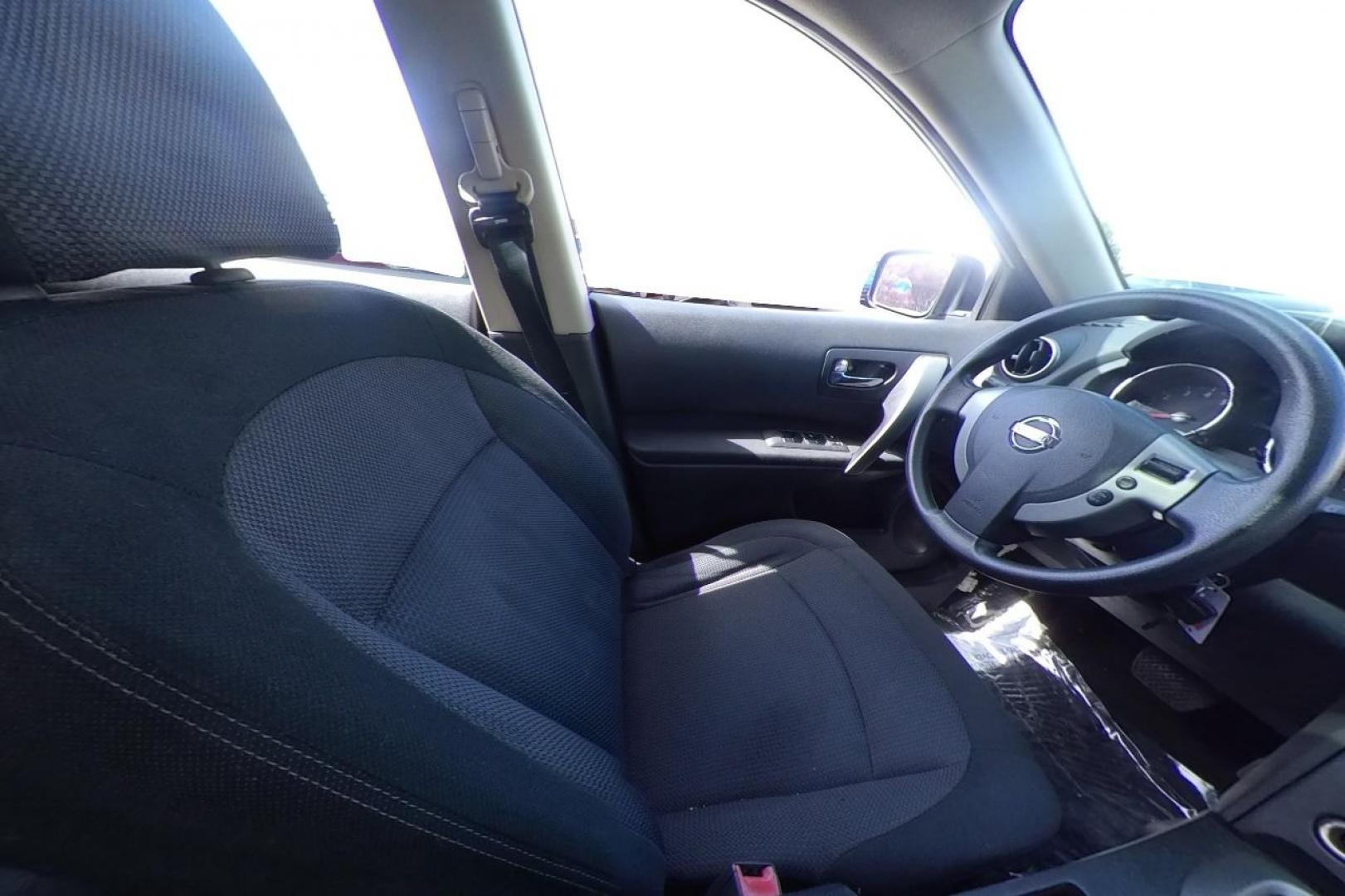 2009 Silver Nissan Rogue S 2WD (JN8AS58T49W) with an 2.5L L4 DOHC 16V engine, CVT transmission, located at 7755 State Street, Midvale, UT, 84047, (801) 753-9063, 40.610329, -111.890656 - Photo#17