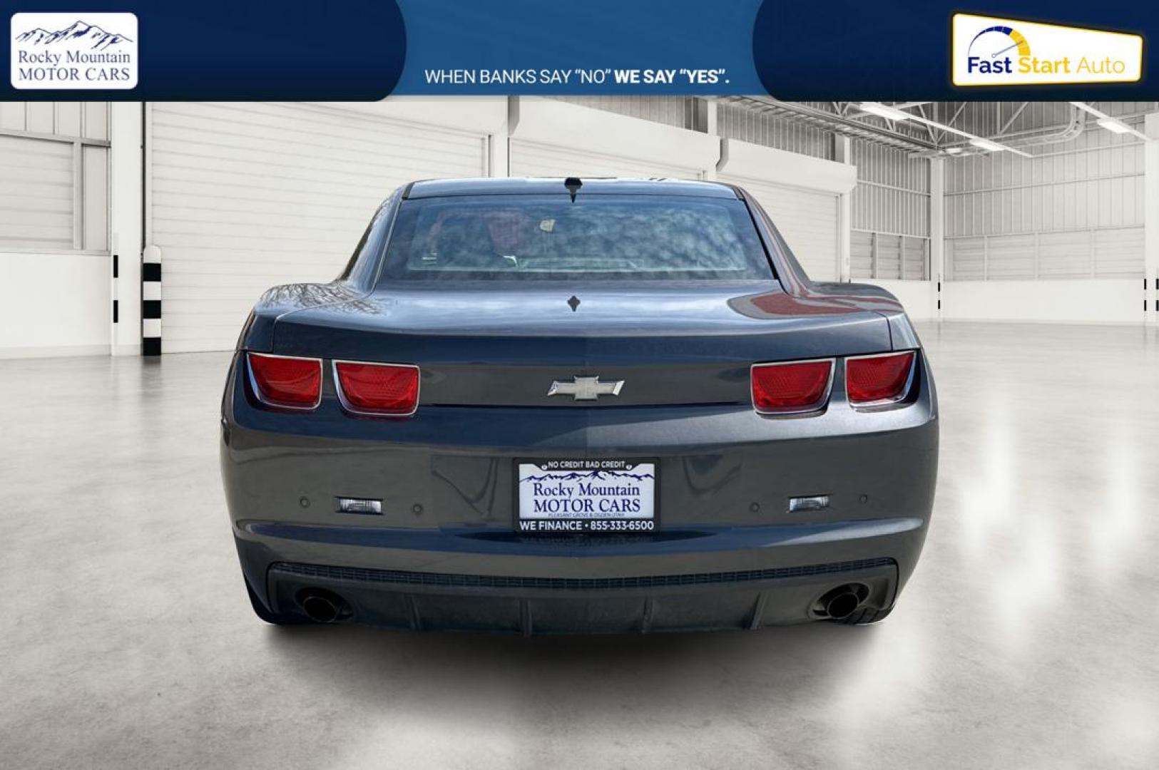 2010 Gray Chevrolet Camaro LT1 Coupe (2G1FB1EV9A9) with an 3.6L V6 DOHC 24V engine, Automatic, 6-Spd w/Overdrive and TAPshift transmission, located at 767 S State Road, Pleasant Grove, UT, 84062, (801) 785-1058, 40.354839, -111.736687 - Photo#4