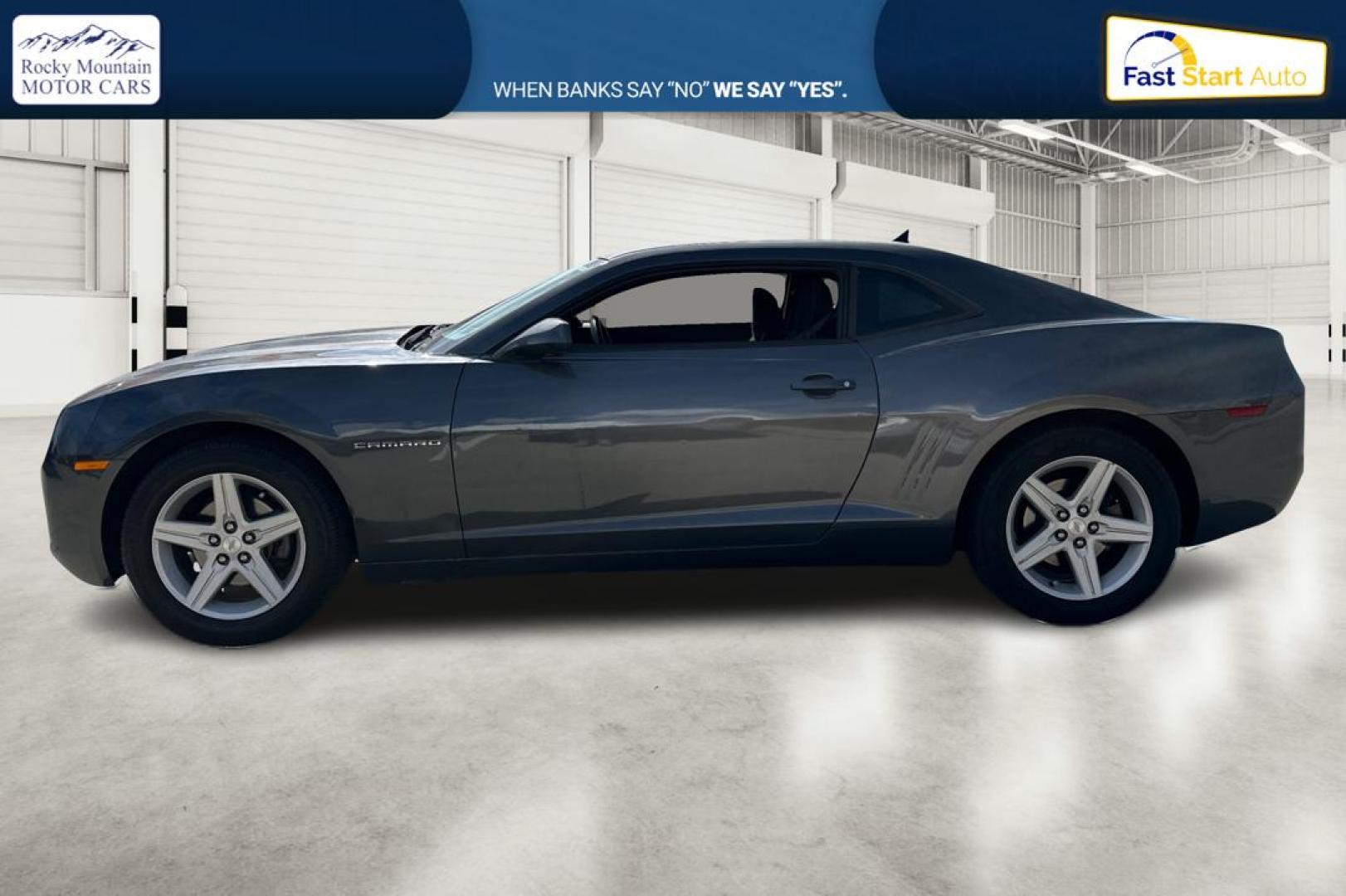 2010 Gray Chevrolet Camaro LT1 Coupe (2G1FB1EV9A9) with an 3.6L V6 DOHC 24V engine, Automatic, 6-Spd w/Overdrive and TAPshift transmission, located at 767 S State Road, Pleasant Grove, UT, 84062, (801) 785-1058, 40.354839, -111.736687 - Photo#6