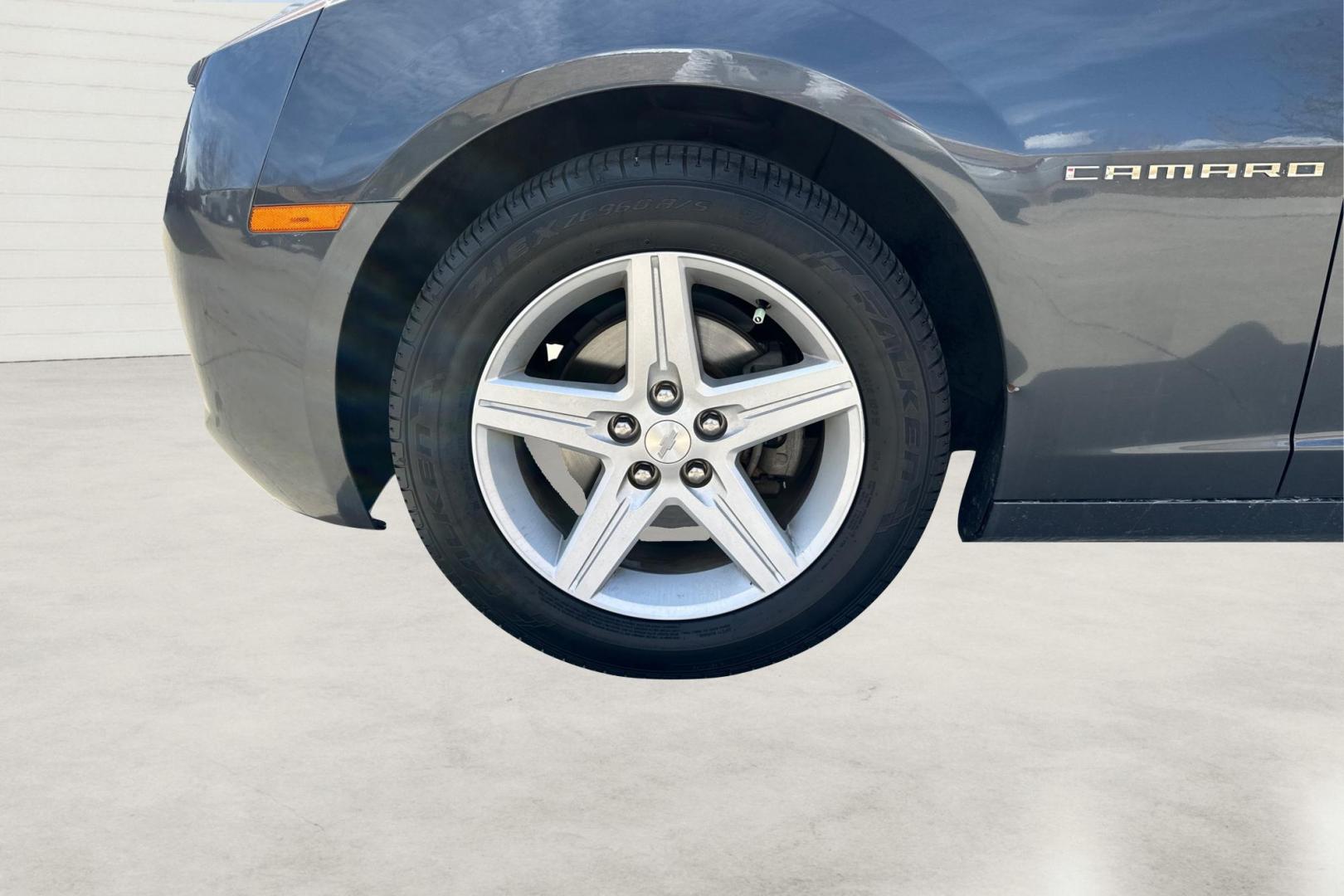 2010 Gray Chevrolet Camaro LT1 Coupe (2G1FB1EV9A9) with an 3.6L V6 DOHC 24V engine, Automatic, 6-Spd w/Overdrive and TAPshift transmission, located at 767 S State Road, Pleasant Grove, UT, 84062, (801) 785-1058, 40.354839, -111.736687 - Photo#12