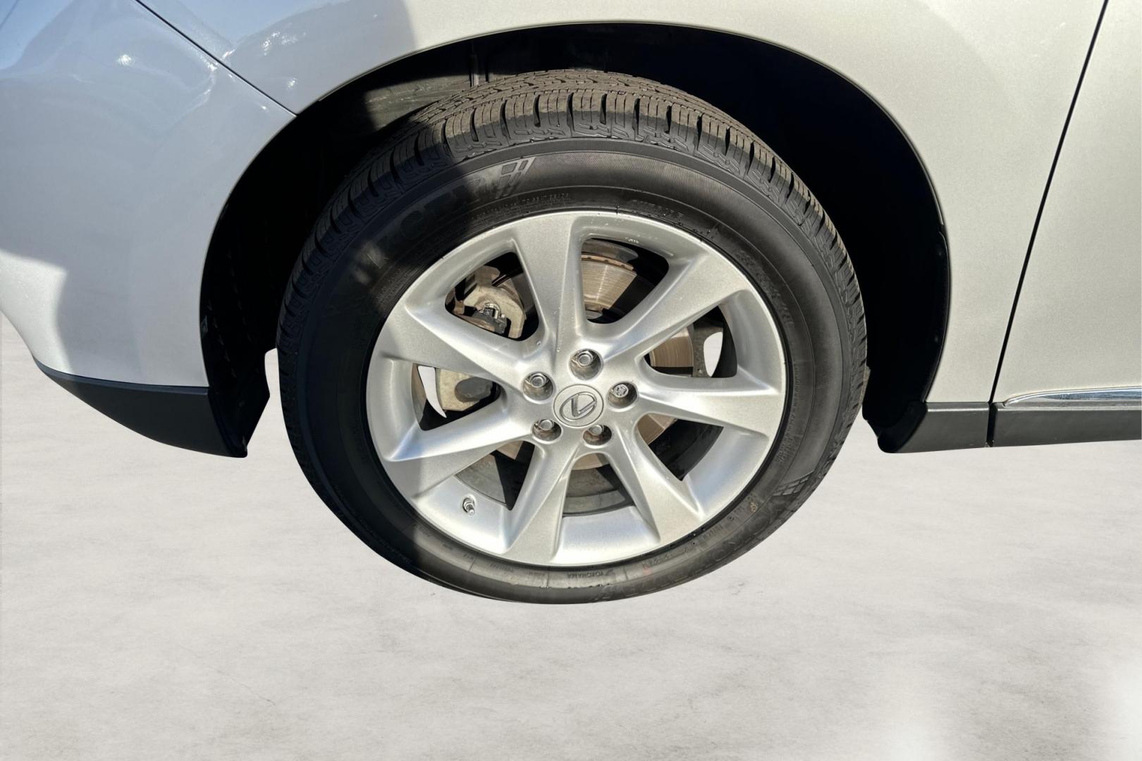 2010 Silver Lexus RX 350 FWD (JTJZK1BA3A2) with an 3.5L V6 DOHC 24V engine, 5-Speed Automatic transmission, located at 7755 State Street, Midvale, UT, 84047, (801) 753-9063, 40.610329, -111.890656 - Photo#12