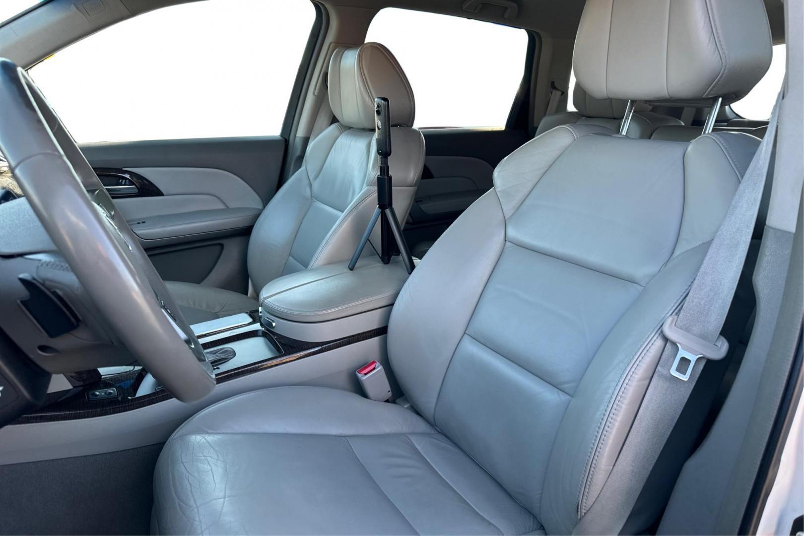 2011 White Acura MDX 6-Spd AT w/Tech Package (2HNYD2H66BH) with an 3.5L V6 SOHC 24V engine, 6-Speed Automatic transmission, located at 7755 State Street, Midvale, UT, 84047, (801) 753-9063, 40.610329, -111.890656 - Photo#14