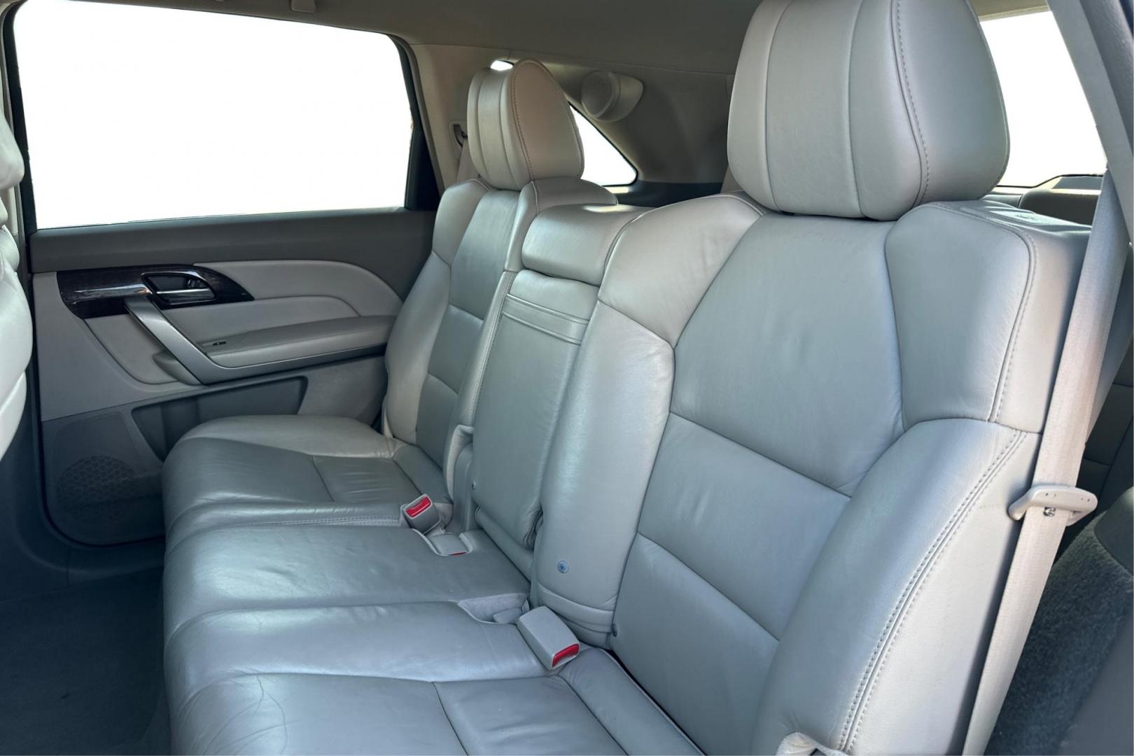 2011 White Acura MDX 6-Spd AT w/Tech Package (2HNYD2H66BH) with an 3.5L V6 SOHC 24V engine, 6-Speed Automatic transmission, located at 7755 State Street, Midvale, UT, 84047, (801) 753-9063, 40.610329, -111.890656 - Photo#15