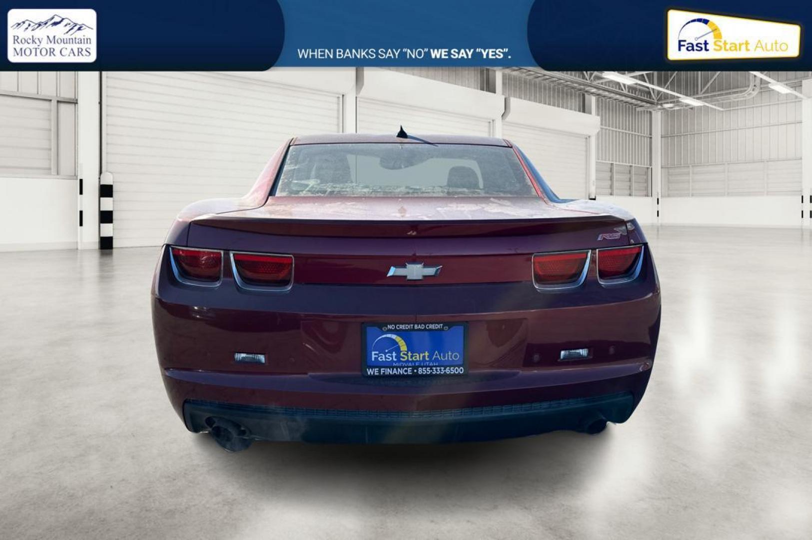 2011 Red Chevrolet Camaro LT2 Coupe (2G1FC1ED1B9) with an 3.6L V6 DOHC 24V engine, 6-Speed Automatic transmission, located at 7755 State Street, Midvale, UT, 84047, (801) 753-9063, 40.610329, -111.890656 - Photo#4