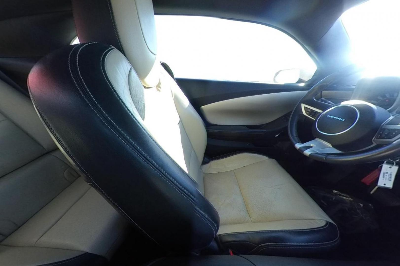 2011 Red Chevrolet Camaro LT2 Coupe (2G1FC1ED1B9) with an 3.6L V6 DOHC 24V engine, 6-Speed Automatic transmission, located at 7755 State Street, Midvale, UT, 84047, (801) 753-9063, 40.610329, -111.890656 - Photo#19