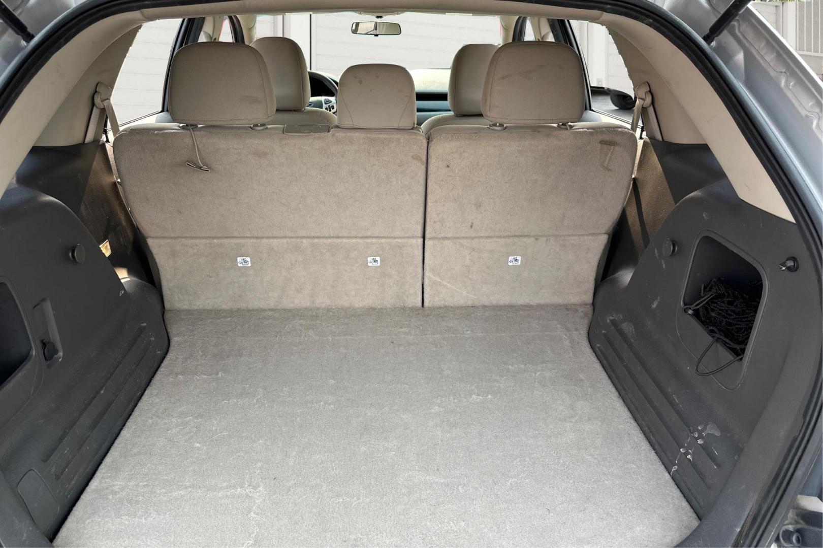 2011 Silver Ford Edge SE FWD (2FMDK3GC1BB) with an 3.5L V6 DOHC 24V engine, 6-Speed Automatic transmission, located at 7755 State Street, Midvale, UT, 84047, (801) 753-9063, 40.610329, -111.890656 - Photo#13