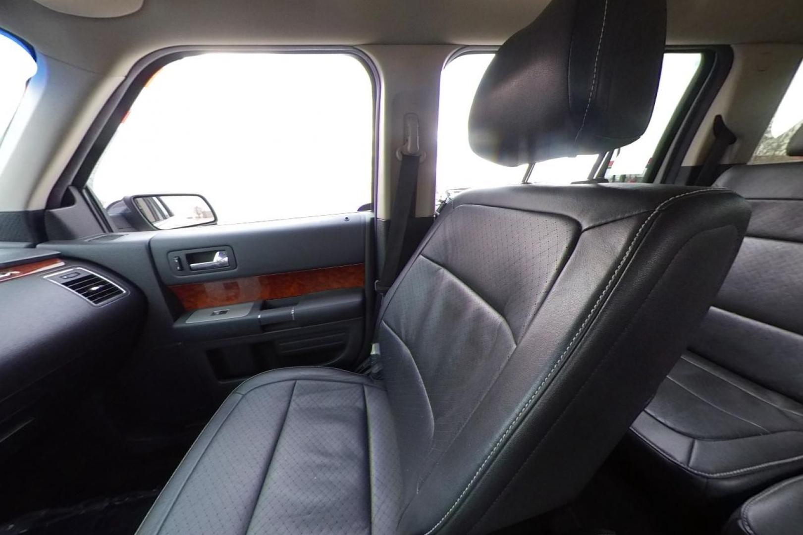 2011 Silver Ford Flex Limited AWD (2FMHK6DT9BB) with an 3.5L V6 DOHC 24V engine, 6-Speed Automatic Overdrive transmission, located at 7755 State Street, Midvale, UT, 84047, (801) 753-9063, 40.610329, -111.890656 - Photo#16