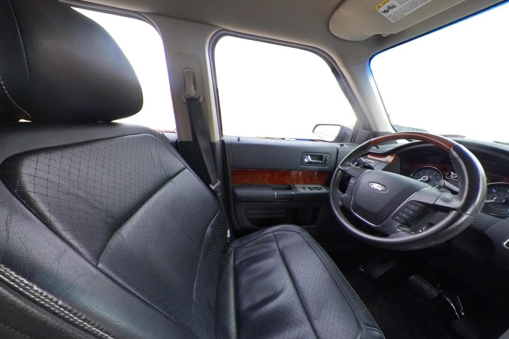 2011 Silver Ford Flex Limited AWD (2FMHK6DT9BB) with an 3.5L V6 DOHC 24V engine, 6-Speed Automatic Overdrive transmission, located at 7755 State Street, Midvale, UT, 84047, (801) 753-9063, 40.610329, -111.890656 - Photo#18