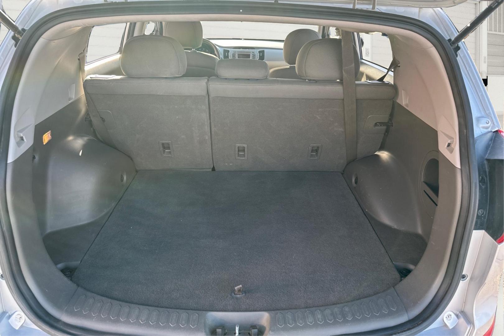 2011 Kia Sportage LX AWD (KNDPBCA28B7) with an 2.4L V6 DOHC 24V engine, Automatic, 6-Spd w/Overdrive and Sportmatic transmission, located at 767 S State Road, Pleasant Grove, UT, 84062, (801) 785-1058, 40.354839, -111.736687 - Photo#10