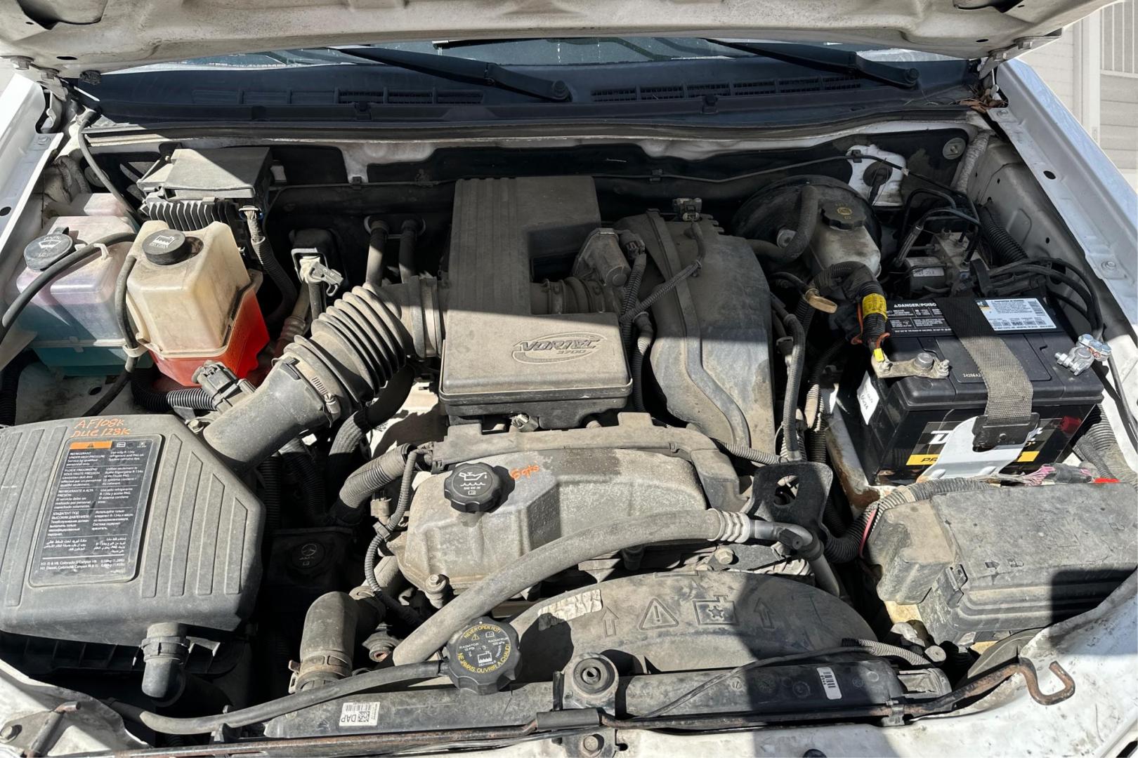 2012 White Chevrolet Colorado Work Truck Ext. Cab 2WD (1GCESBFE9C8) with an 3.7L L5 DOHC 20V engine, Automatic, 4-Spd w/Overdrive transmission, located at 7755 State Street, Midvale, UT, 84047, (801) 753-9063, 40.610329, -111.890656 - Photo#10