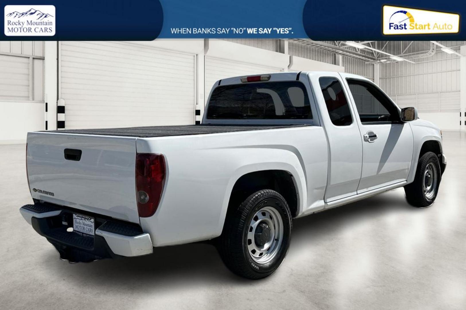 2012 White Chevrolet Colorado Work Truck Ext. Cab 2WD (1GCESBFE9C8) with an 3.7L L5 DOHC 20V engine, Automatic, 4-Spd w/Overdrive transmission, located at 7755 State Street, Midvale, UT, 84047, (801) 753-9063, 40.610329, -111.890656 - Photo#2