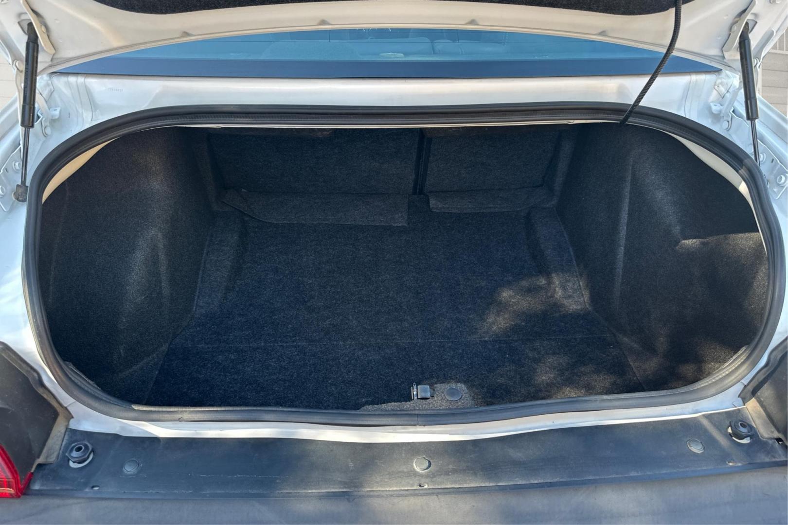 2012 White Dodge Challenger SXT (2C3CDYAG7CH) with an 3.6L V6 DOHC 24V engine, 4-Speed Automatic transmission, located at 767 S State Road, Pleasant Grove, UT, 84062, (801) 785-1058, 40.354839, -111.736687 - Photo#10