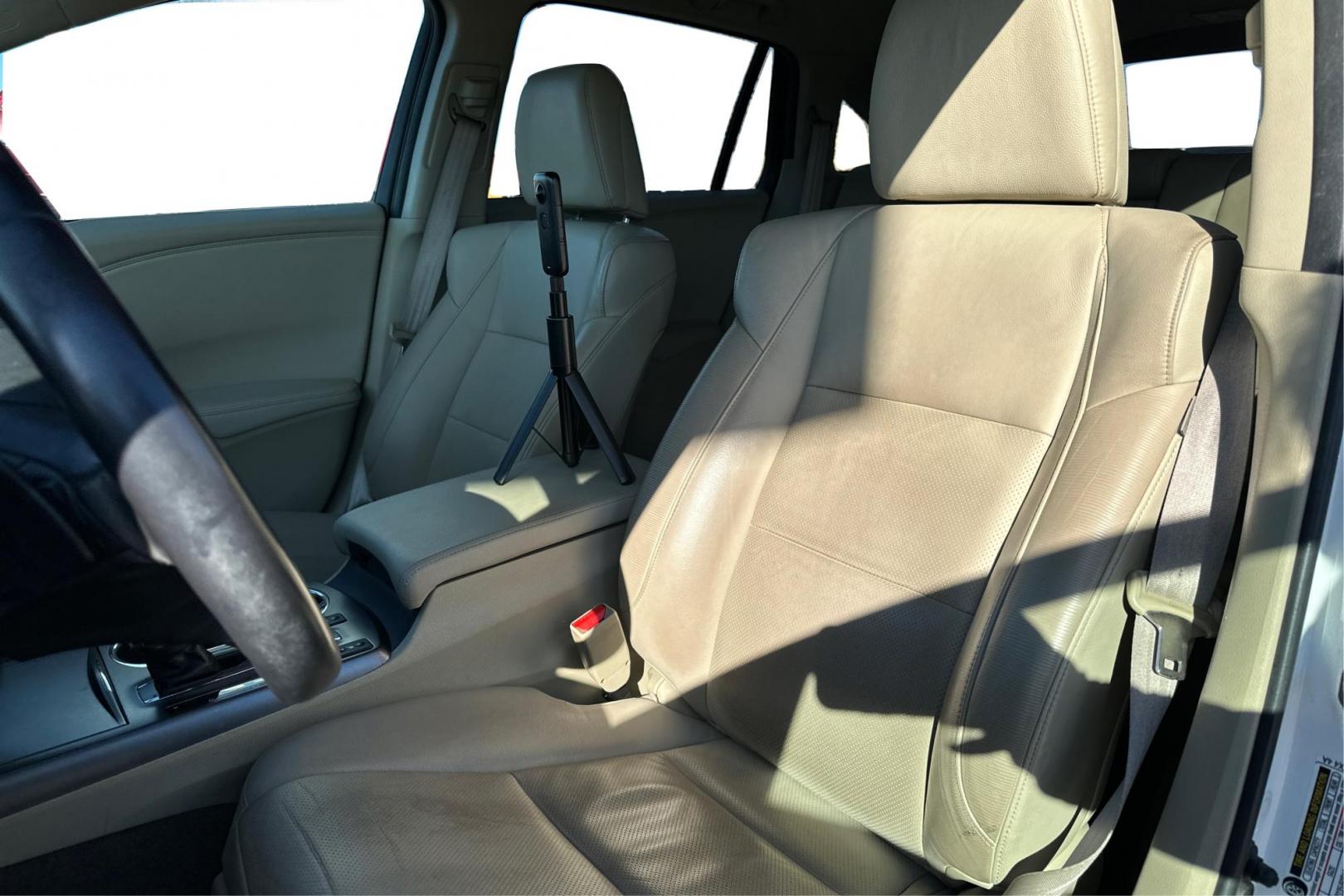 2013 White Acura RDX 6-Spd AT w/ Technology Package (5J8TB3H5XDL) with an 2.3L L4 DOHC 16V engine, 6-Speed Automatic transmission, located at 7755 State Street, Midvale, UT, 84047, (801) 753-9063, 40.610329, -111.890656 - Photo#14