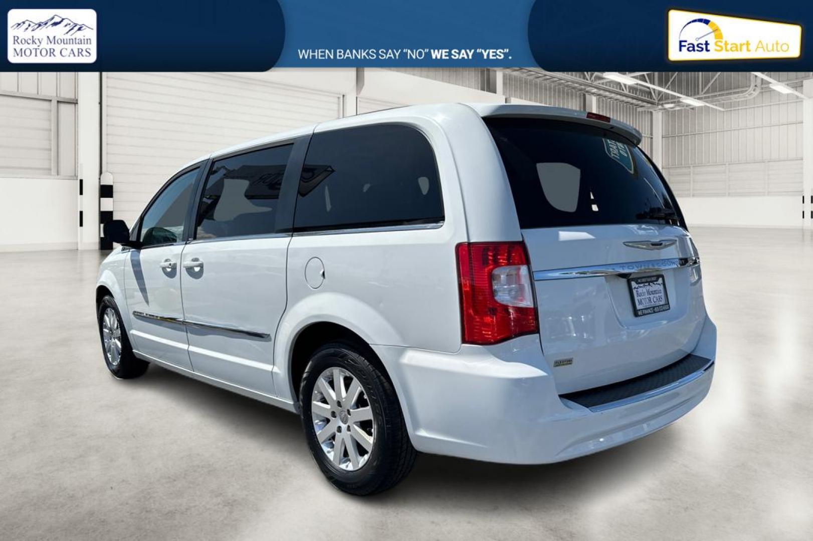 2013 White Chrysler Town and Country Touring (2C4RC1BG4DR) with an 3.6L V6 DOHC 24V engine, 6-Speed Automatic transmission, located at 7755 State Street, Midvale, UT, 84047, (801) 753-9063, 40.610329, -111.890656 - Photo#5