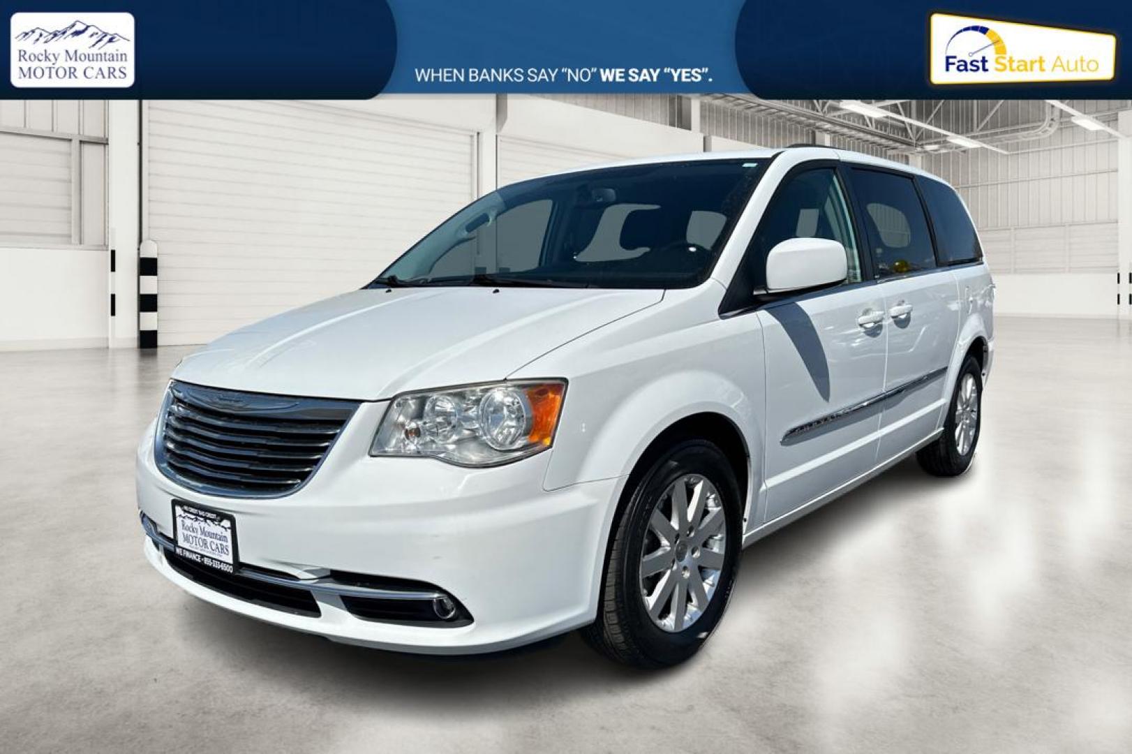 2013 White Chrysler Town and Country Touring (2C4RC1BG4DR) with an 3.6L V6 DOHC 24V engine, 6-Speed Automatic transmission, located at 7755 State Street, Midvale, UT, 84047, (801) 753-9063, 40.610329, -111.890656 - Photo#8