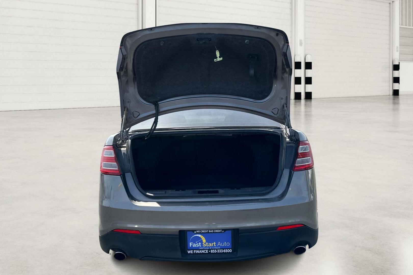 2013 Gray Ford Taurus SEL FWD (1FAHP2E87DG) with an 3.5L V6 DOHC 24V engine, 6-Speed Automatic transmission, located at 7755 State Street, Midvale, UT, 84047, (801) 753-9063, 40.610329, -111.890656 - Photo#13