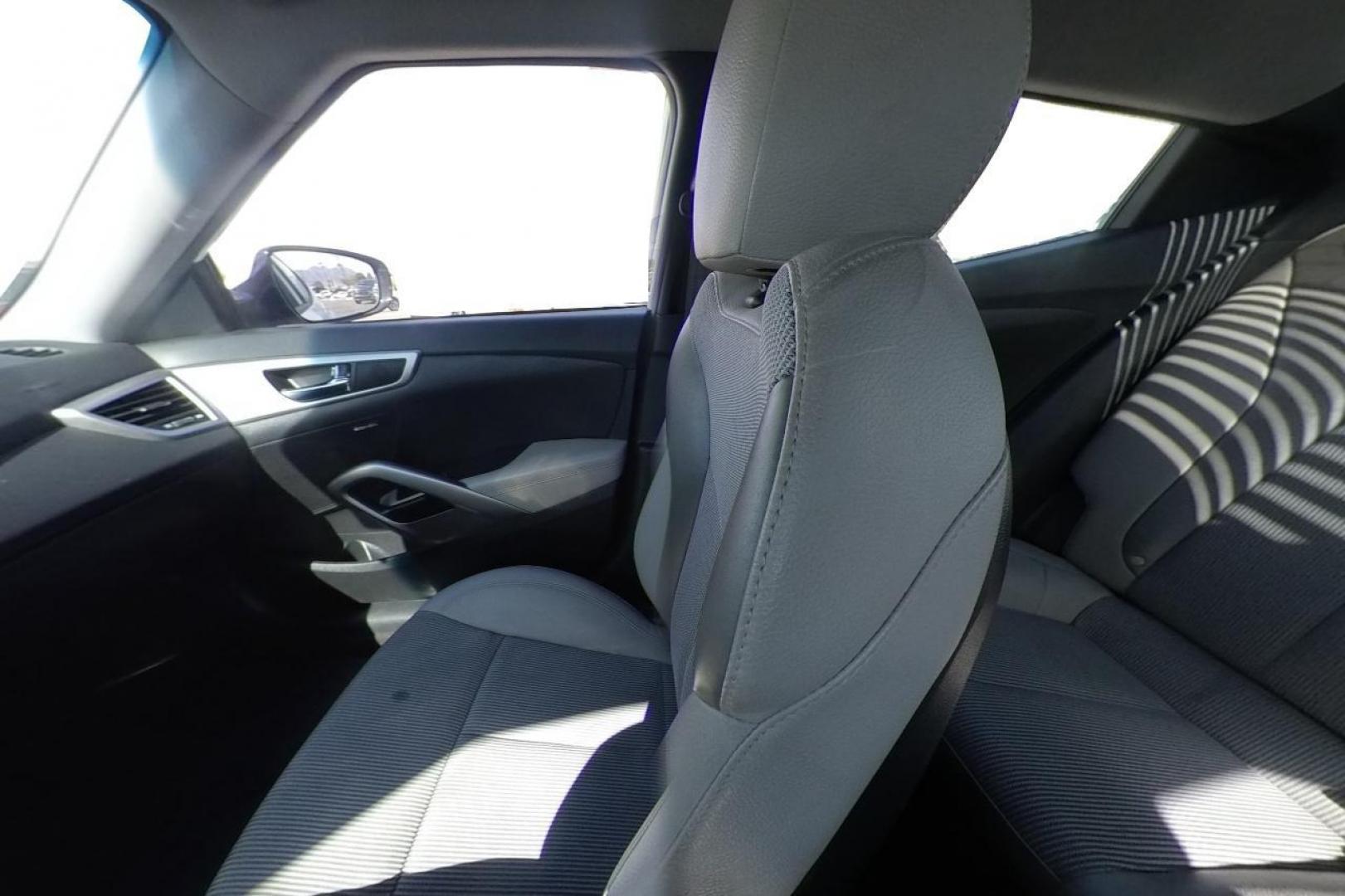 2013 White Hyundai Veloster Base (KMHTC6AD4DU) with an 1.6L L4 DOHC 16V engine, Auto, 6-Spd EcoShft DCT transmission, located at 7755 State Street, Midvale, UT, 84047, (801) 753-9063, 40.610329, -111.890656 - Photo#17