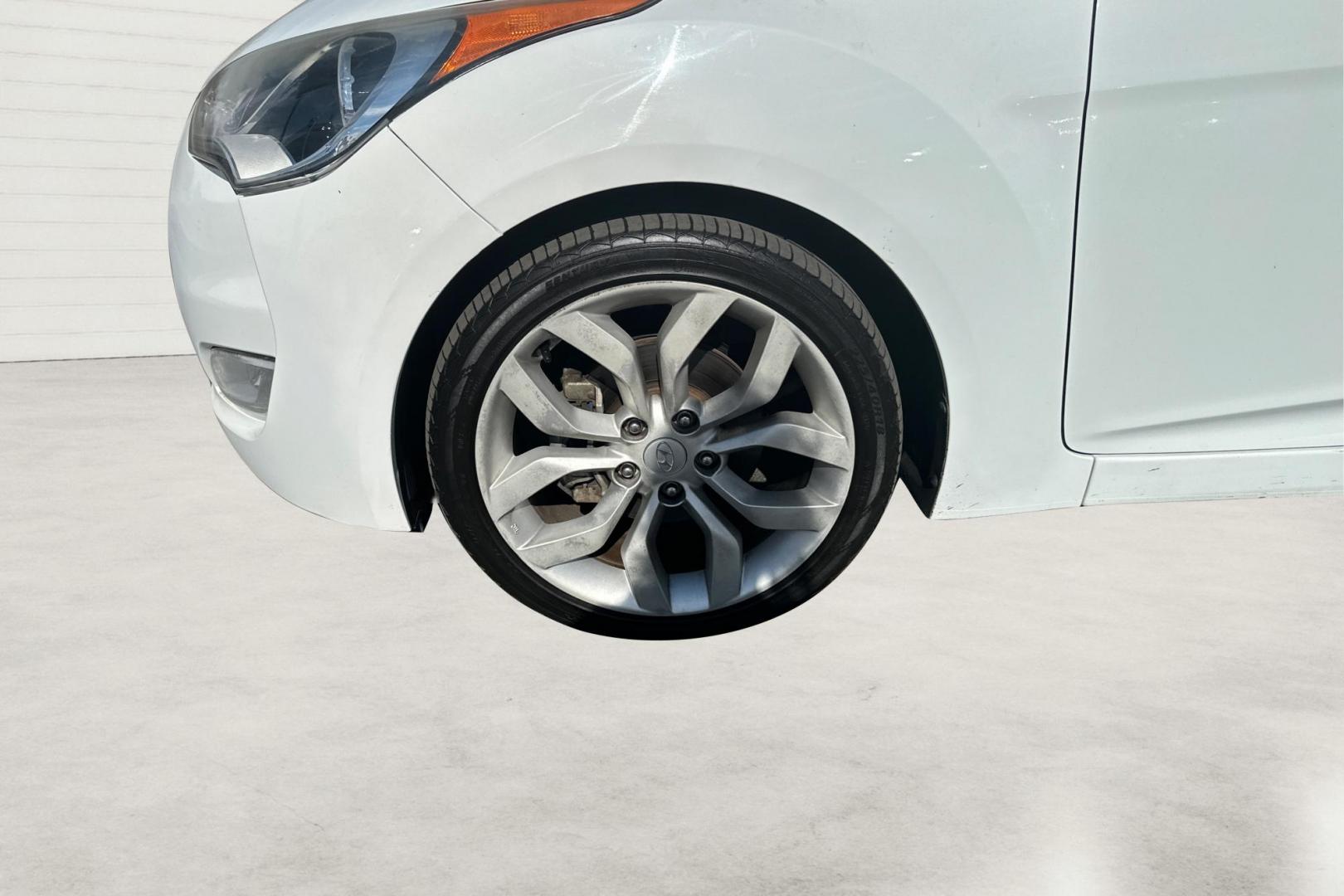2013 White Hyundai Veloster Base (KMHTC6AD4DU) with an 1.6L L4 DOHC 16V engine, Auto, 6-Spd EcoShft DCT transmission, located at 7755 State Street, Midvale, UT, 84047, (801) 753-9063, 40.610329, -111.890656 - Photo#12