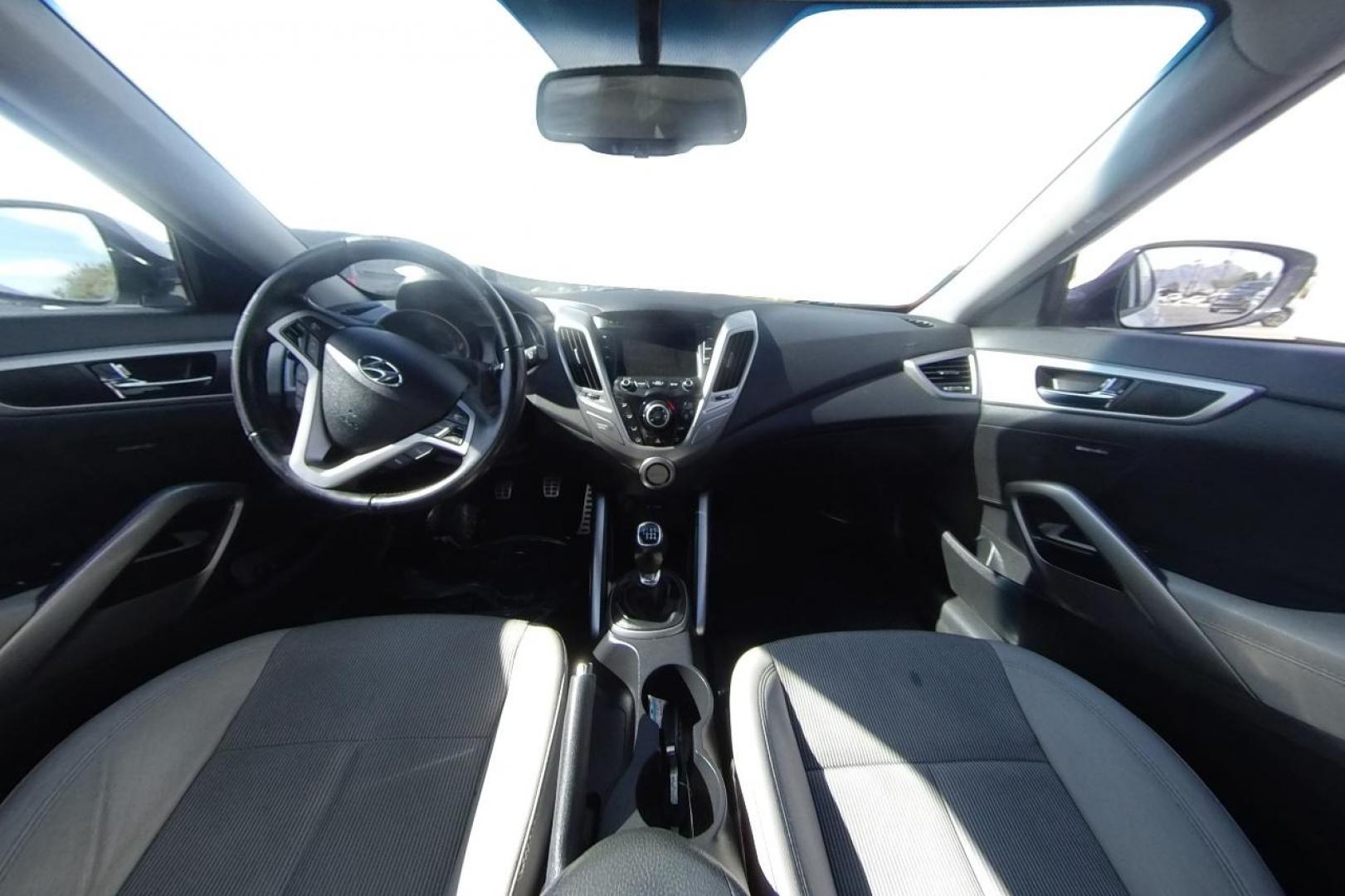 2013 White Hyundai Veloster Base (KMHTC6AD4DU) with an 1.6L L4 DOHC 16V engine, Auto, 6-Spd EcoShft DCT transmission, located at 7755 State Street, Midvale, UT, 84047, (801) 753-9063, 40.610329, -111.890656 - Photo#16