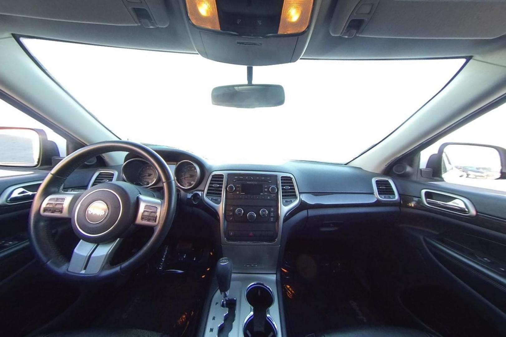 2013 White Jeep Grand Cherokee Laredo 2WD (1C4RJEAG6DC) with an 3.6L V6 DOHC 24V engine, 5-Speed Automatic transmission, located at 7755 State Street, Midvale, UT, 84047, (801) 753-9063, 40.610329, -111.890656 - Photo#14
