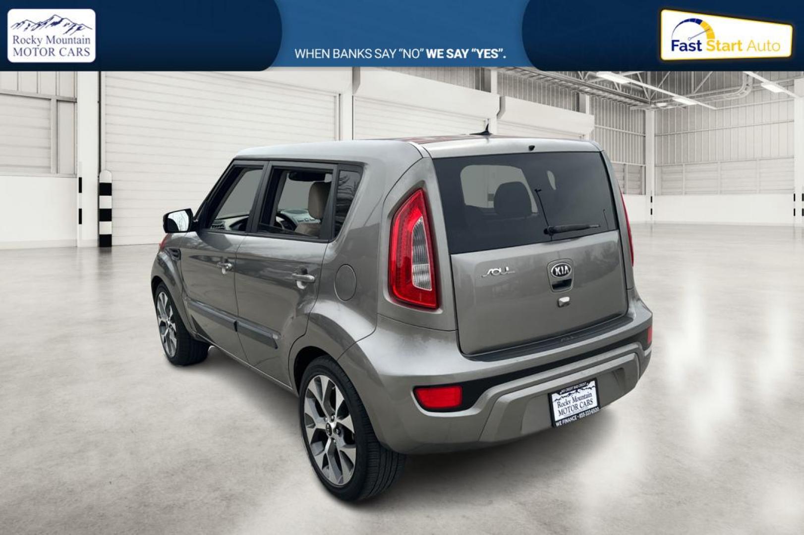 2013 Silver Kia Soul ! (KNDJT2A61D7) with an 2.0L L4 DOHC 16V engine, Automatic, 6-Spd transmission, located at 767 S State Road, Pleasant Grove, UT, 84062, (801) 785-1058, 40.354839, -111.736687 - Photo#5
