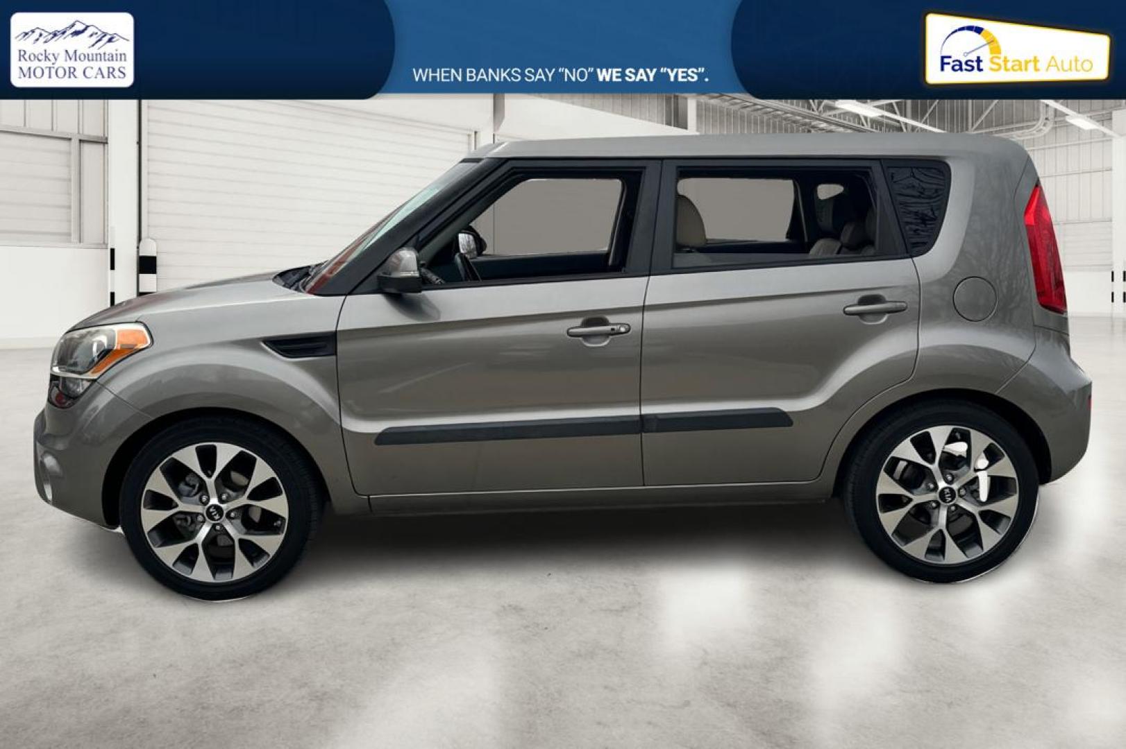 2013 Silver Kia Soul ! (KNDJT2A61D7) with an 2.0L L4 DOHC 16V engine, Automatic, 6-Spd transmission, located at 767 S State Road, Pleasant Grove, UT, 84062, (801) 785-1058, 40.354839, -111.736687 - Photo#6