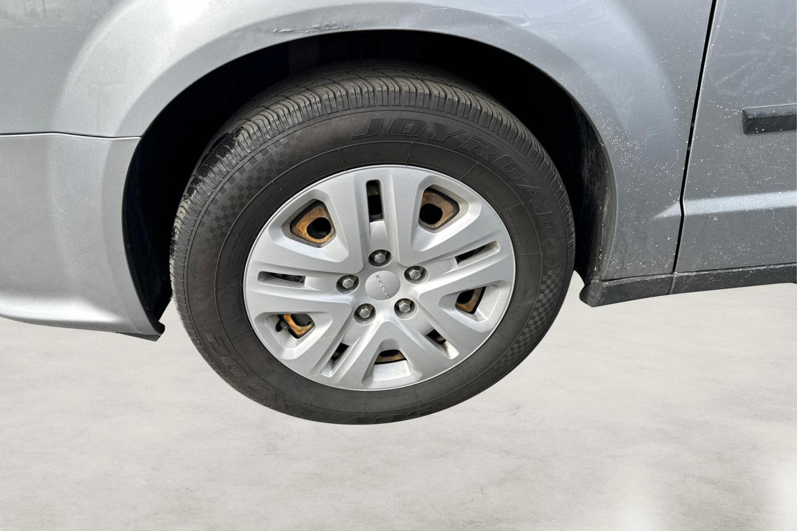 2014 Silver Dodge Grand Caravan SE (2C4RDGBG8ER) with an 3.6L V6 DOHC 24V engine, 6-Speed Automatic transmission, located at 344 S Washington Blvd, Ogden, UT, 84404, (801) 399-1799, 41.255482, -111.970848 - Photo#12