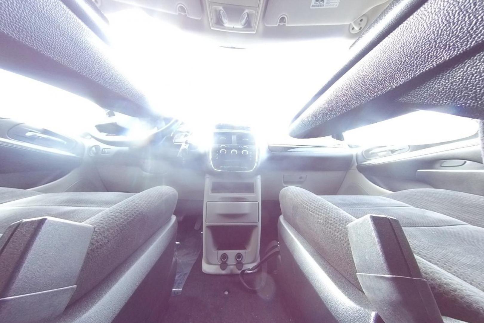 2014 Silver Dodge Grand Caravan SE (2C4RDGBG8ER) with an 3.6L V6 DOHC 24V engine, 6-Speed Automatic transmission, located at 344 S Washington Blvd, Ogden, UT, 84404, (801) 399-1799, 41.255482, -111.970848 - Photo#16