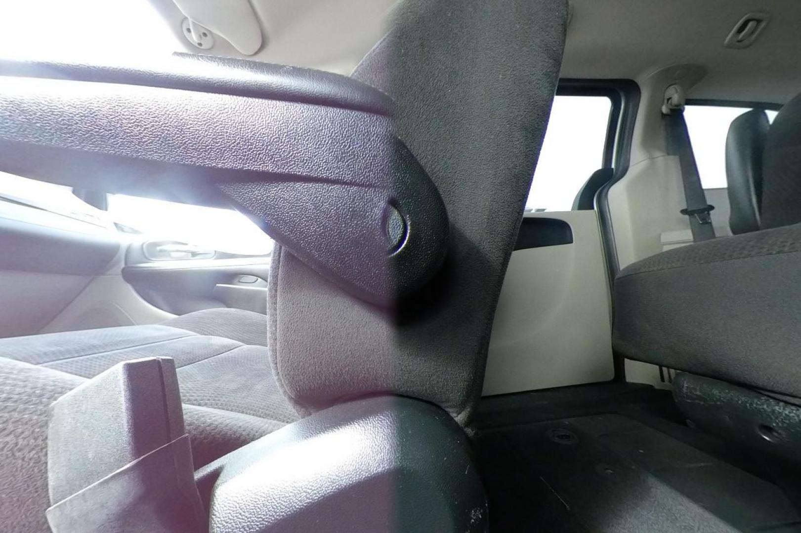 2014 Silver Dodge Grand Caravan SE (2C4RDGBG8ER) with an 3.6L V6 DOHC 24V engine, 6-Speed Automatic transmission, located at 344 S Washington Blvd, Ogden, UT, 84404, (801) 399-1799, 41.255482, -111.970848 - Photo#17