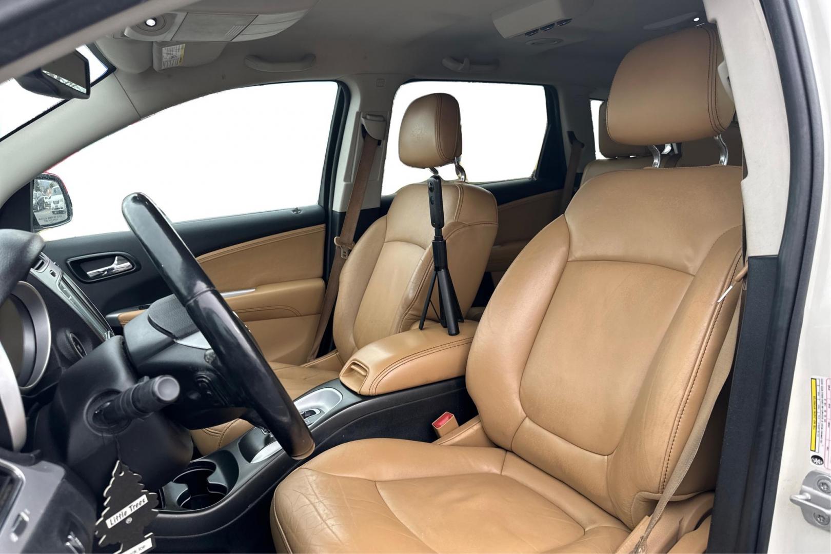 2014 White Dodge Journey SXT (3C4PDCBG2ET) with an 3.6L V6 DOHC 24V engine, 6-Speed Automatic transmission, located at 7755 State Street, Midvale, UT, 84047, (801) 753-9063, 40.610329, -111.890656 - Photo#14