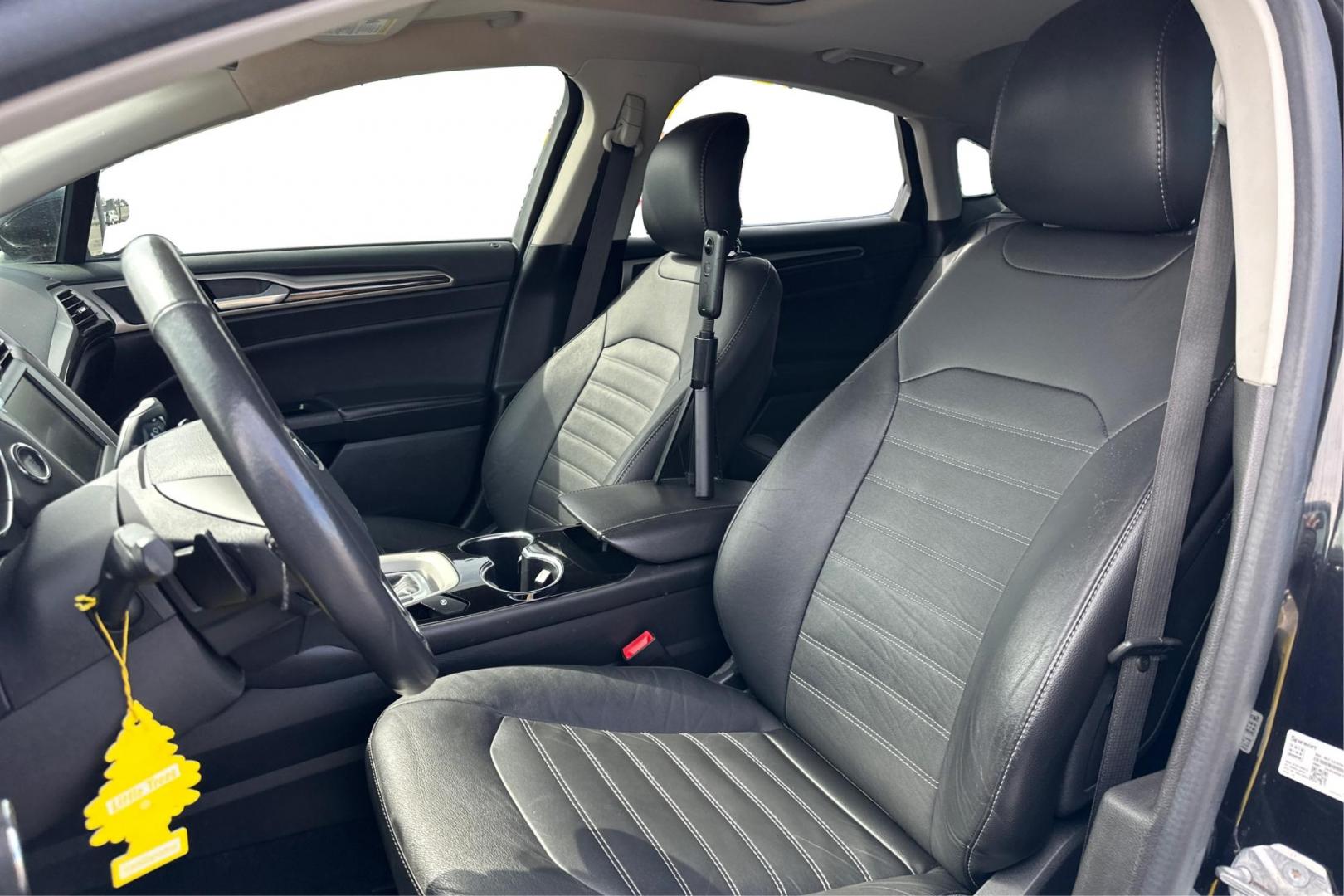 2014 Black Ford Fusion SE (3FA6P0H94ER) with an 2.0L L4 DOHC 16V engine, Automatic, 6-Spd transmission, located at 767 S State Road, Pleasant Grove, UT, 84062, (801) 785-1058, 40.354839, -111.736687 - Photo#14