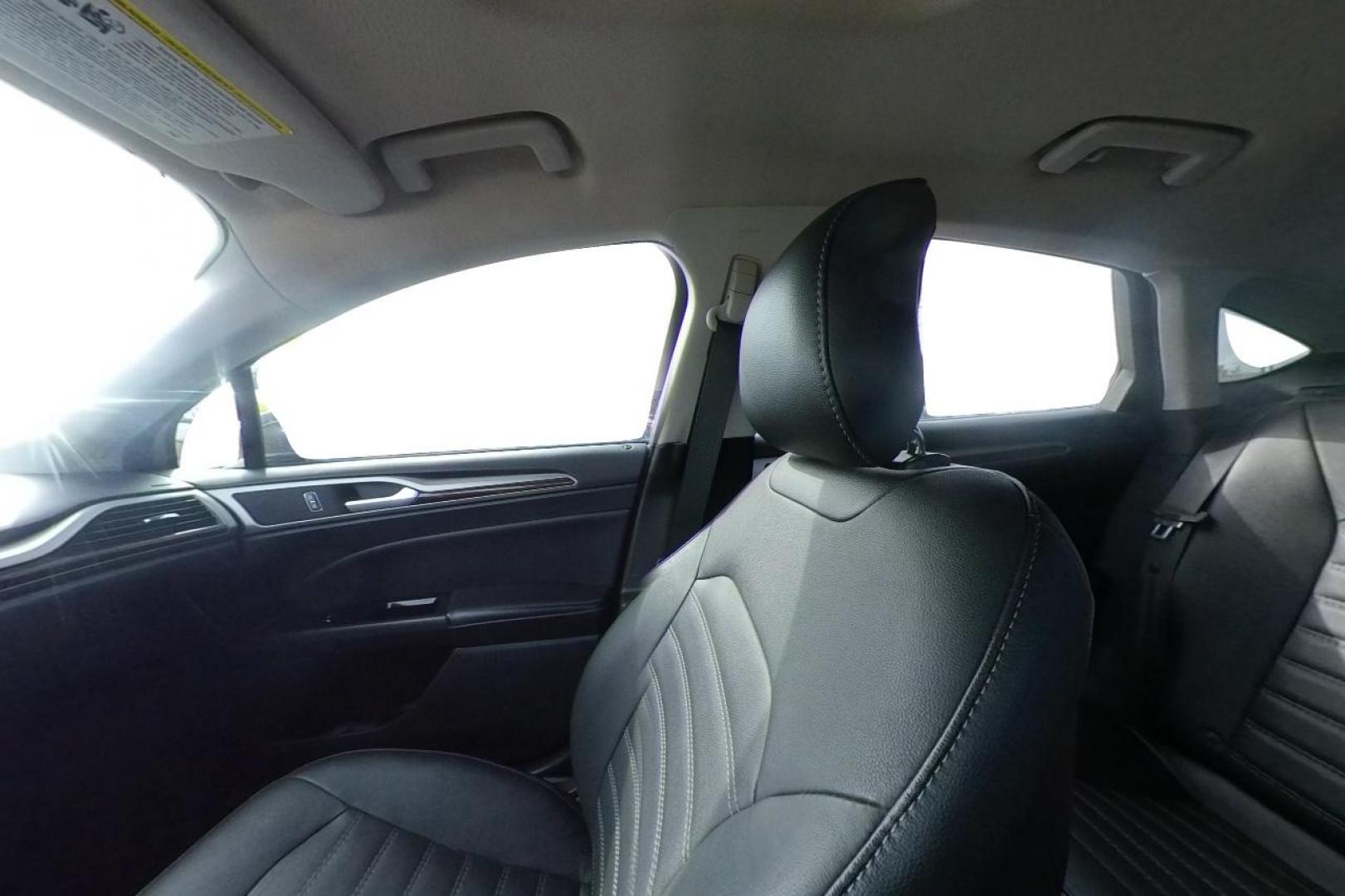 2014 Black Ford Fusion SE (3FA6P0H94ER) with an 2.0L L4 DOHC 16V engine, Automatic, 6-Spd transmission, located at 767 S State Road, Pleasant Grove, UT, 84062, (801) 785-1058, 40.354839, -111.736687 - Photo#17
