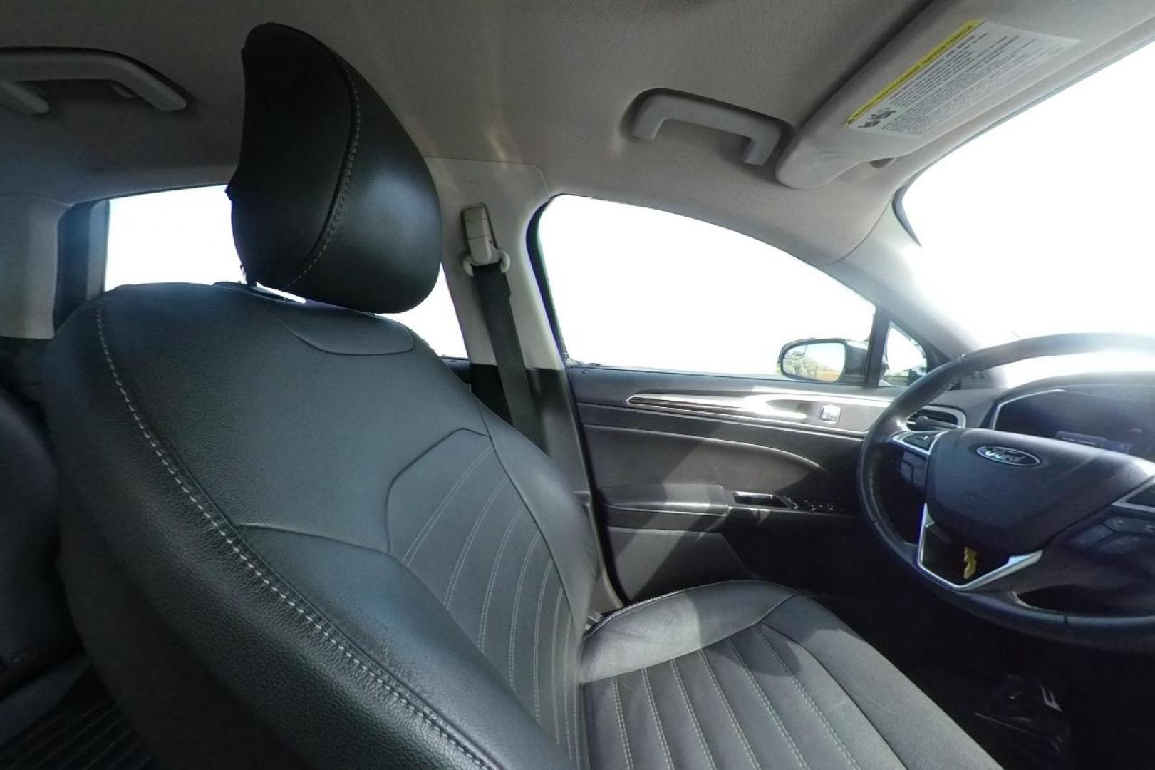 2014 Black Ford Fusion SE (3FA6P0H94ER) with an 2.0L L4 DOHC 16V engine, Automatic, 6-Spd transmission, located at 767 S State Road, Pleasant Grove, UT, 84062, (801) 785-1058, 40.354839, -111.736687 - Photo#19