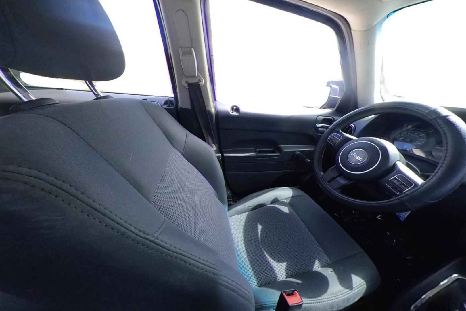 2014 White Jeep Patriot Sport 2WD (1C4NJPBA8ED) with an 2.0L L4 DOHC 16V engine, located at 767 S State Road, Pleasant Grove, UT, 84062, (801) 785-1058, 40.354839, -111.736687 - Photo#17