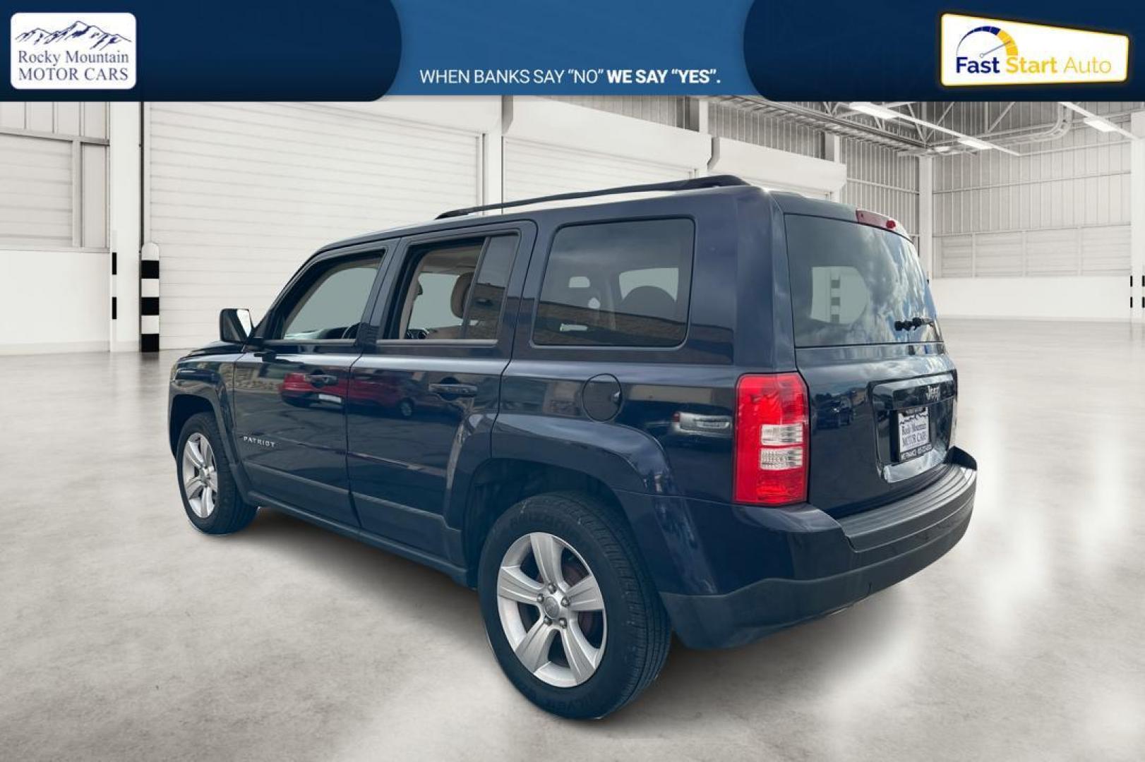 2014 Blue Jeep Patriot Latitude 2WD (1C4NJPFA5ED) with an 2.0L L4 DOHC 16V engine, Automatic, 6-Spd w/AutoStick transmission, located at 7755 State Street, Midvale, UT, 84047, (801) 753-9063, 40.610329, -111.890656 - Photo#5