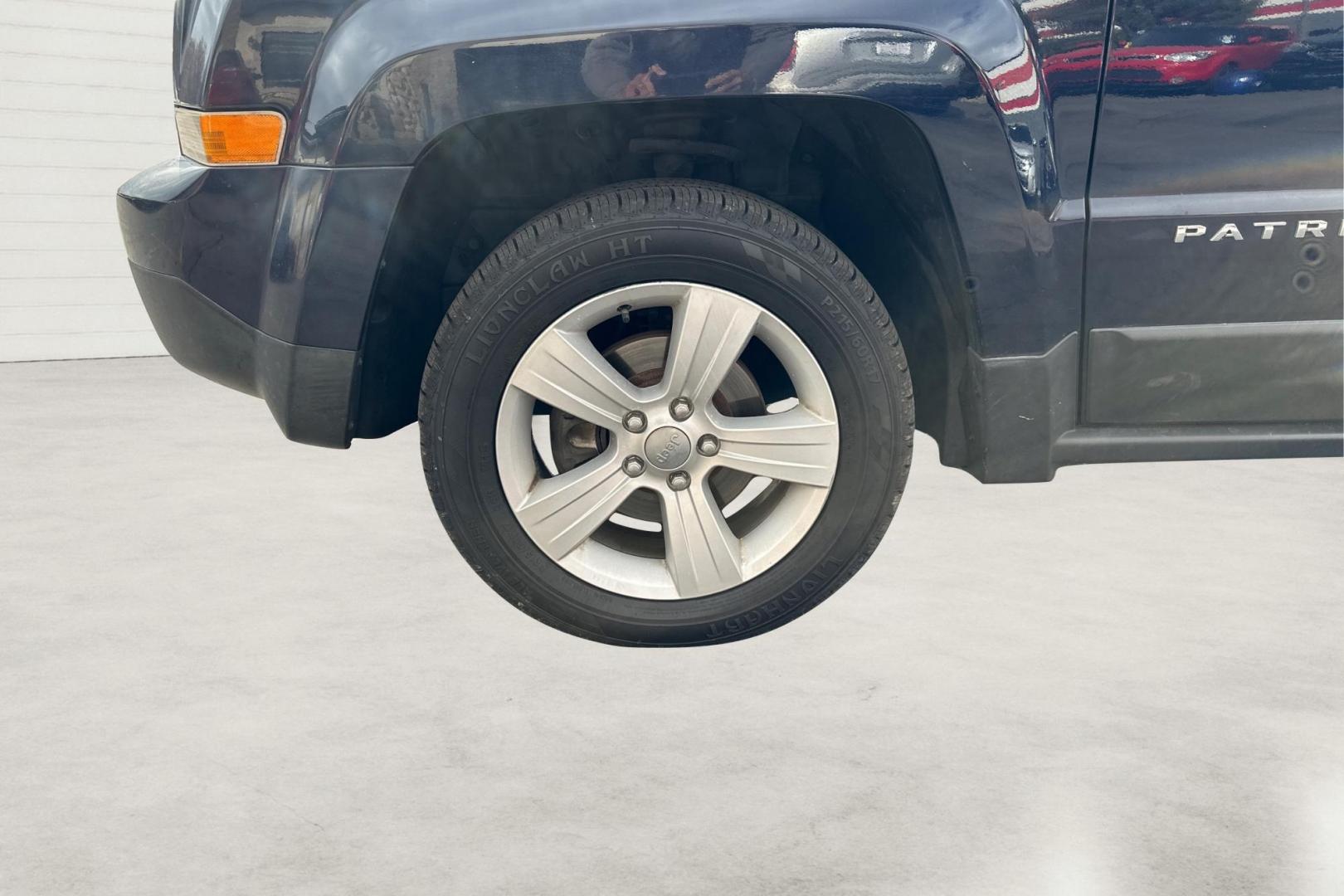 2014 Blue Jeep Patriot Latitude 2WD (1C4NJPFA5ED) with an 2.0L L4 DOHC 16V engine, Automatic, 6-Spd w/AutoStick transmission, located at 7755 State Street, Midvale, UT, 84047, (801) 753-9063, 40.610329, -111.890656 - Photo#12