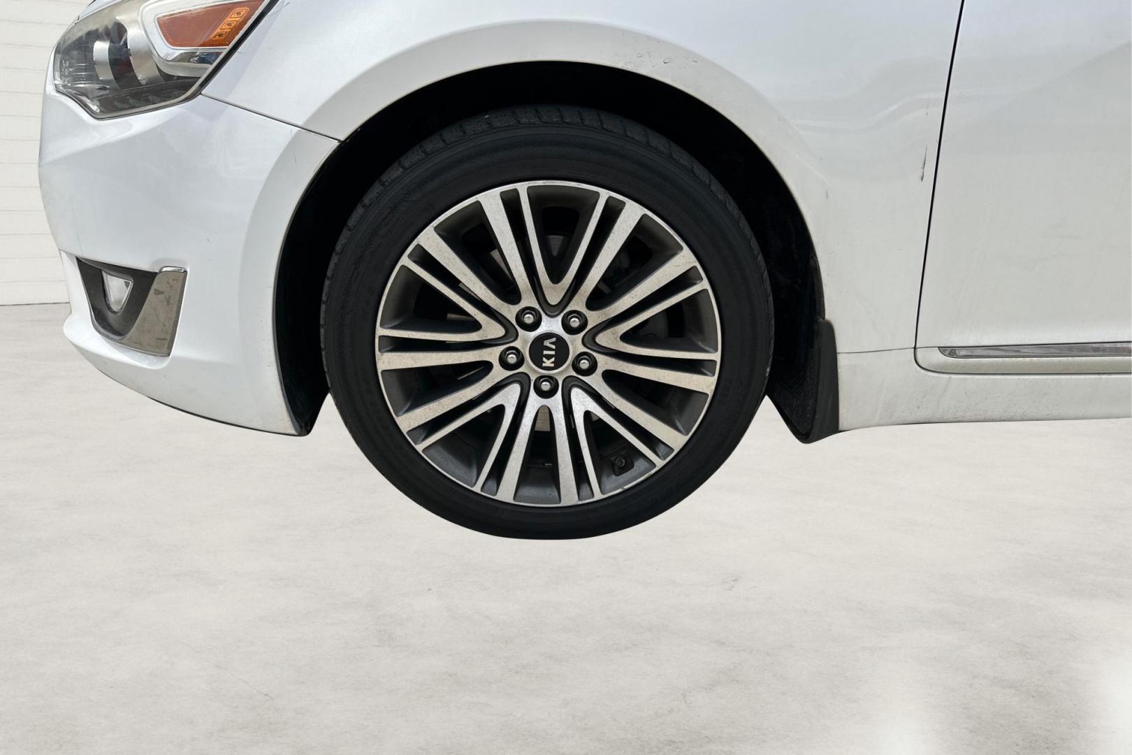 2014 White Kia Cadenza Sedan (KNALN4D78E5) with an 3.3L V6 DOHC 24V engine, 6-Speed Automatic transmission, located at 767 S State Road, Pleasant Grove, UT, 84062, (801) 785-1058, 40.354839, -111.736687 - Photo#12