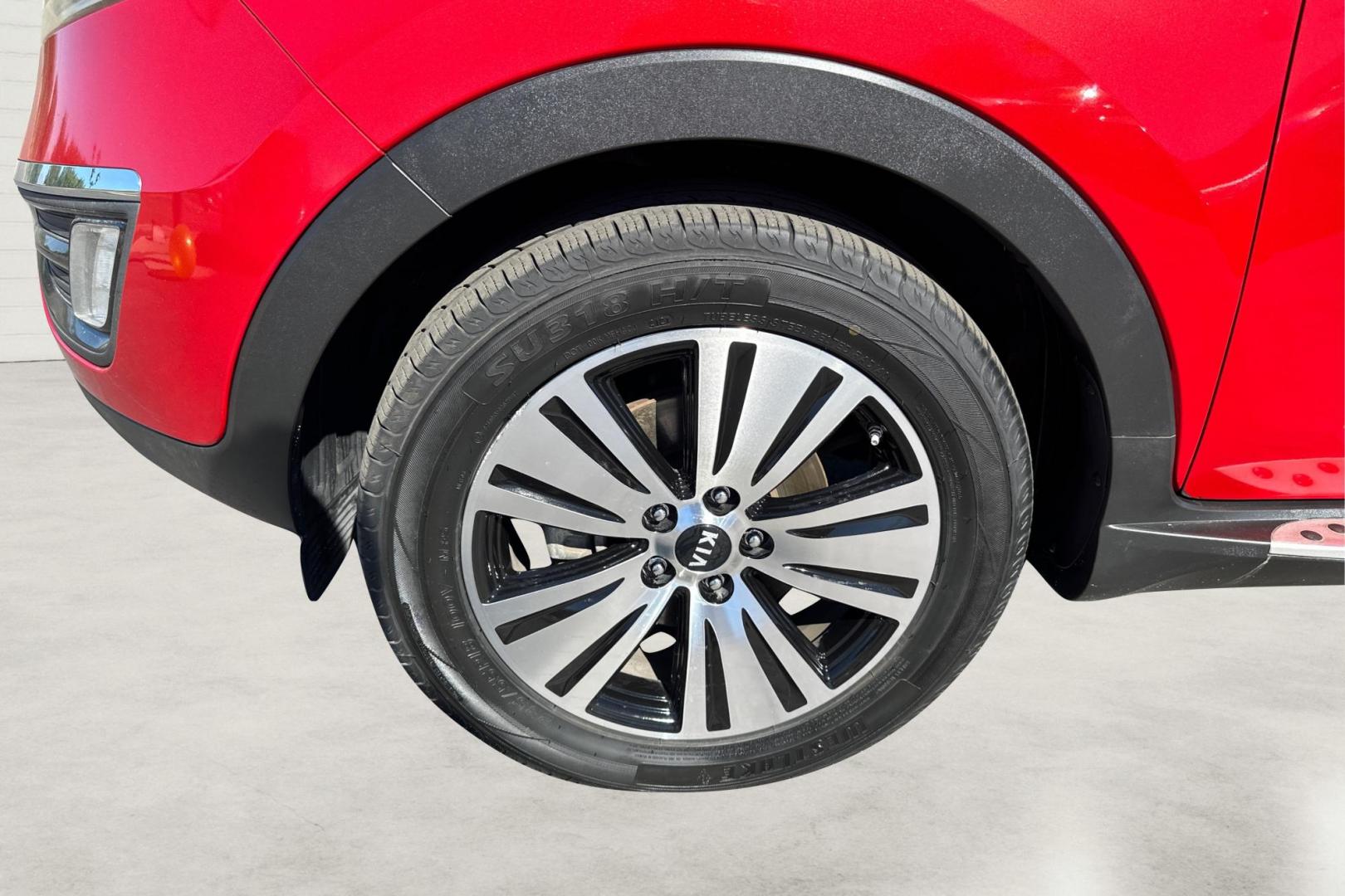 2014 Red Kia Sportage EX AWD (KNDPCCAC4E7) with an 2.4L V6 DOHC 24V engine, 6-Speed Automatic transmission, located at 7755 State Street, Midvale, UT, 84047, (801) 753-9063, 40.610329, -111.890656 - Photo#9