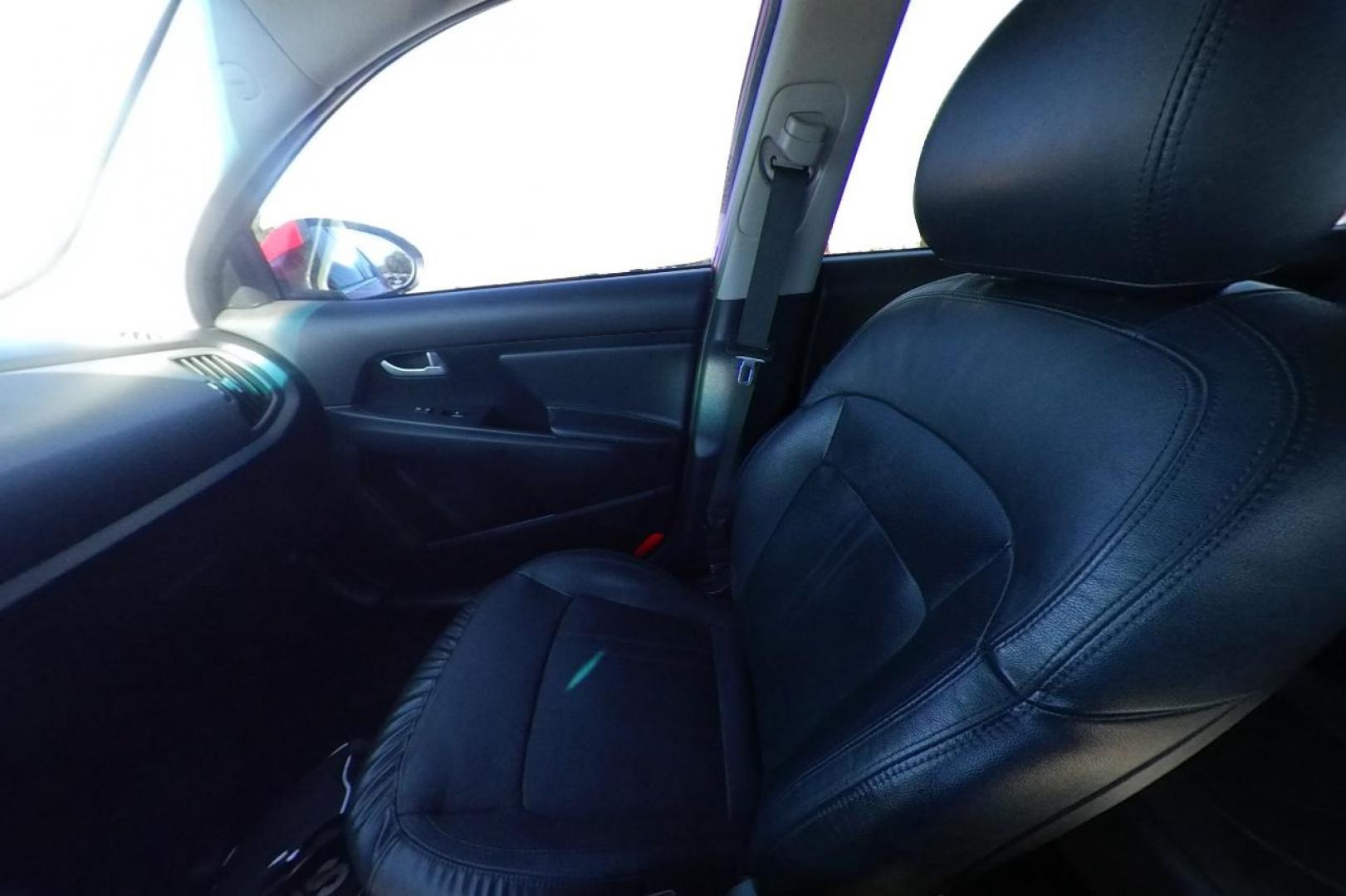 2014 Red Kia Sportage EX AWD (KNDPCCAC4E7) with an 2.4L V6 DOHC 24V engine, 6-Speed Automatic transmission, located at 7755 State Street, Midvale, UT, 84047, (801) 753-9063, 40.610329, -111.890656 - Photo#14