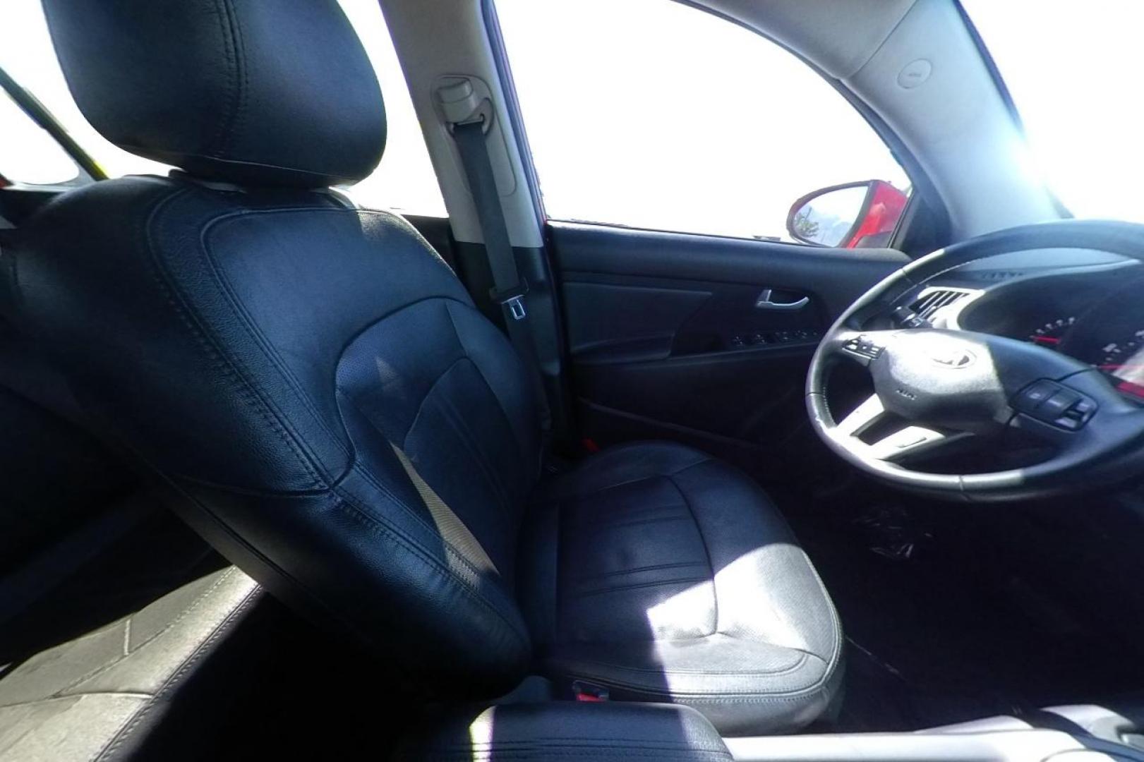 2014 Red Kia Sportage EX AWD (KNDPCCAC4E7) with an 2.4L V6 DOHC 24V engine, 6-Speed Automatic transmission, located at 7755 State Street, Midvale, UT, 84047, (801) 753-9063, 40.610329, -111.890656 - Photo#16