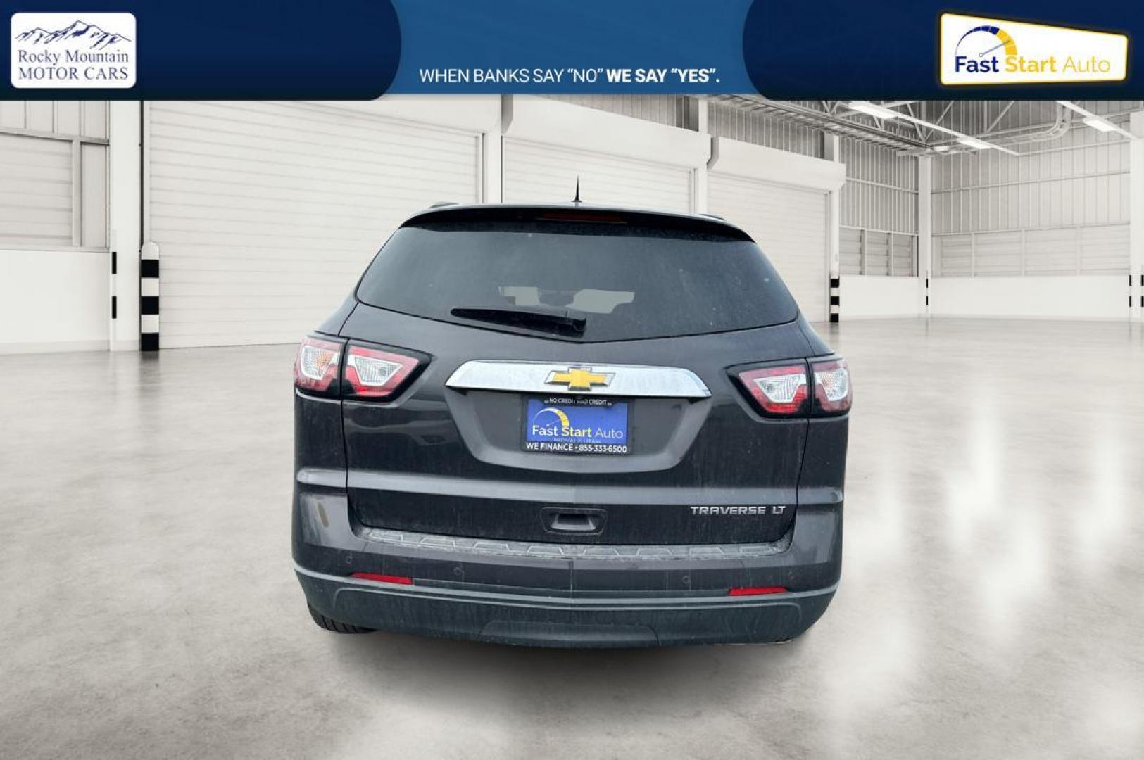 2015 Gray Chevrolet Traverse 2LT FWD (1GNKRHKD8FJ) with an 3.6L V6 DOHC 24V engine, 6-Speed Automatic transmission, located at 7755 State Street, Midvale, UT, 84047, (801) 753-9063, 40.610329, -111.890656 - Photo#4