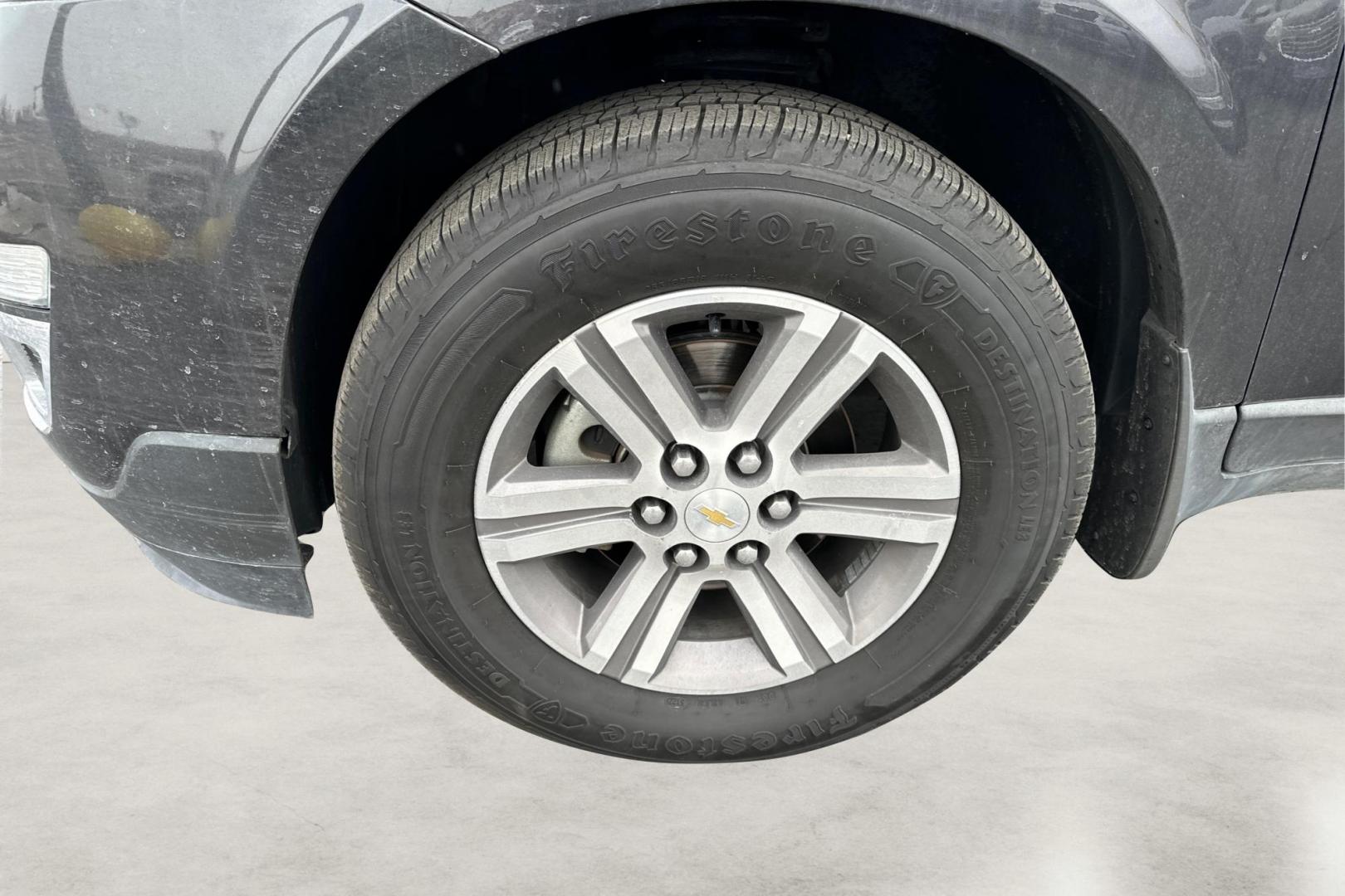 2015 Gray Chevrolet Traverse 2LT FWD (1GNKRHKD8FJ) with an 3.6L V6 DOHC 24V engine, 6-Speed Automatic transmission, located at 7755 State Street, Midvale, UT, 84047, (801) 753-9063, 40.610329, -111.890656 - Photo#12