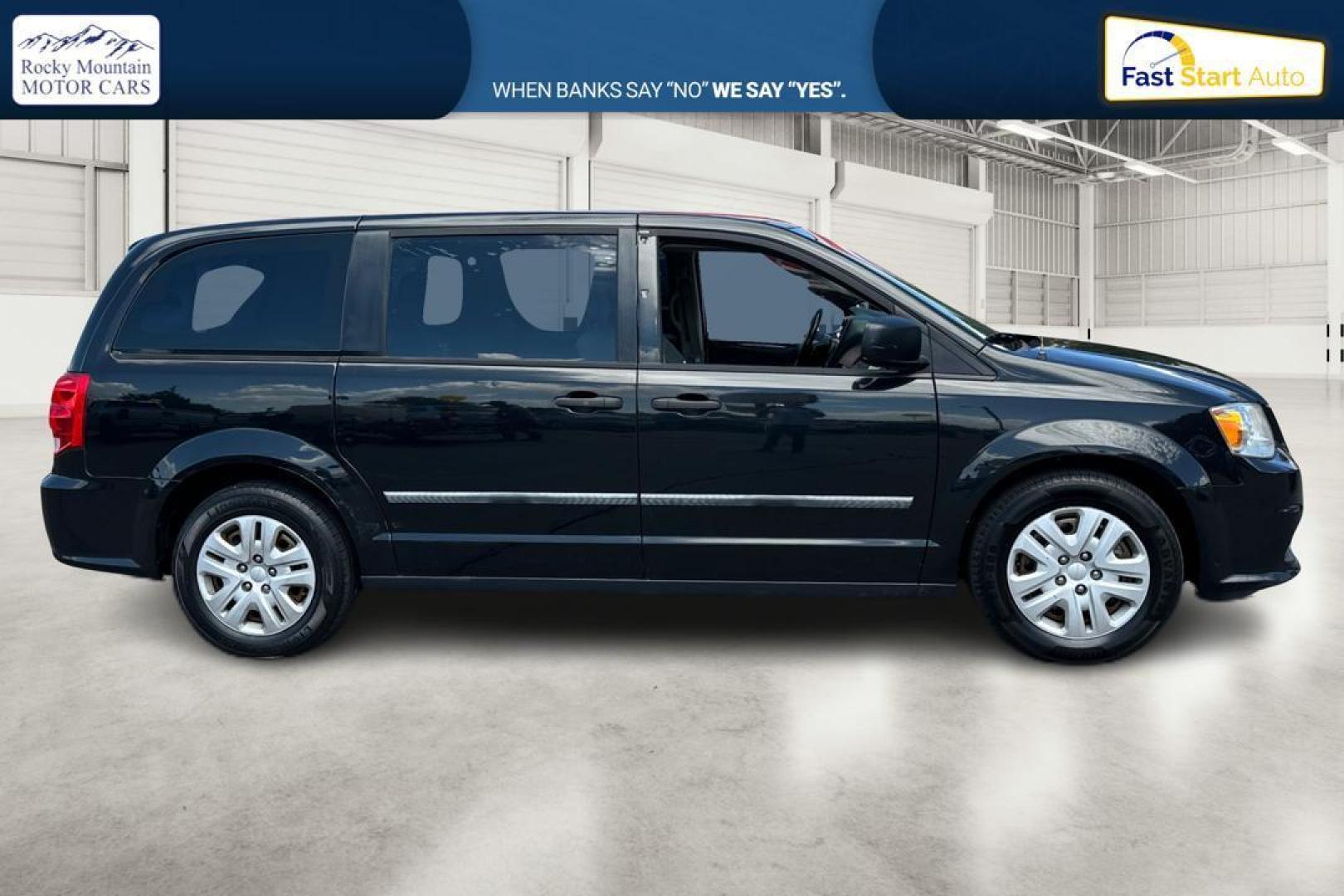 2015 Black Dodge Grand Caravan SE (2C4RDGBG2FR) with an 3.6L V6 DOHC 24V engine, 6-Speed Automatic transmission, located at 767 S State Road, Pleasant Grove, UT, 84062, (801) 785-1058, 40.354839, -111.736687 - Photo#1