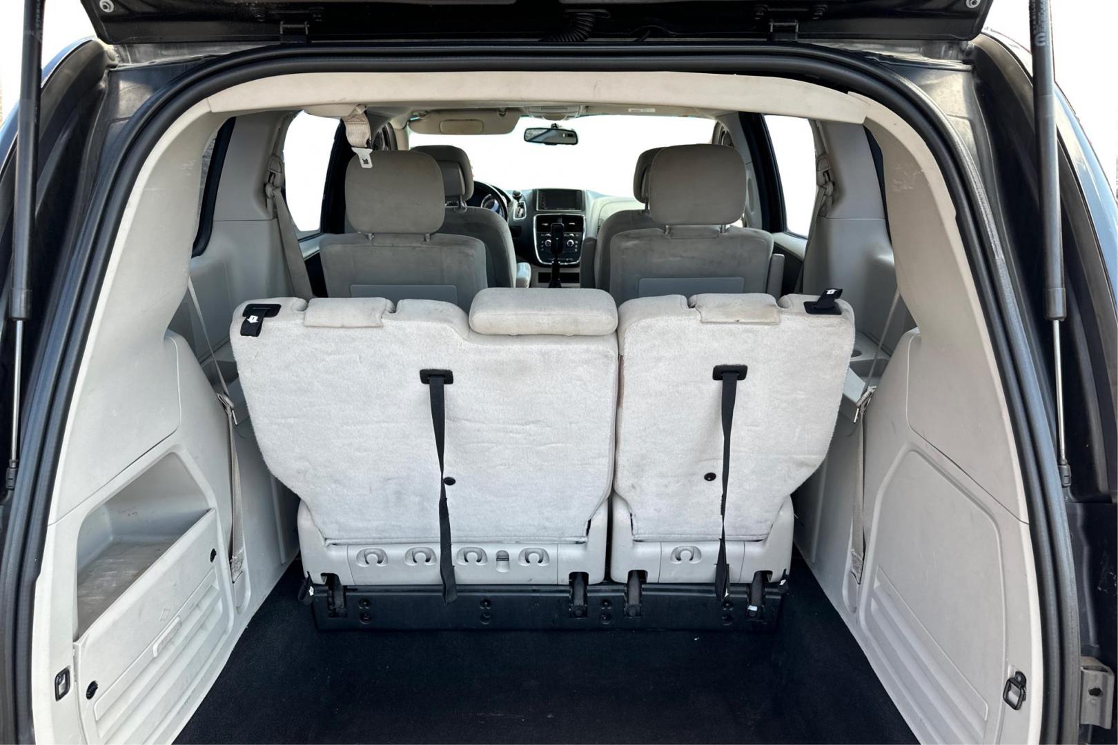 2015 Black Dodge Grand Caravan SE (2C4RDGBG2FR) with an 3.6L V6 DOHC 24V engine, 6-Speed Automatic transmission, located at 767 S State Road, Pleasant Grove, UT, 84062, (801) 785-1058, 40.354839, -111.736687 - Photo#11