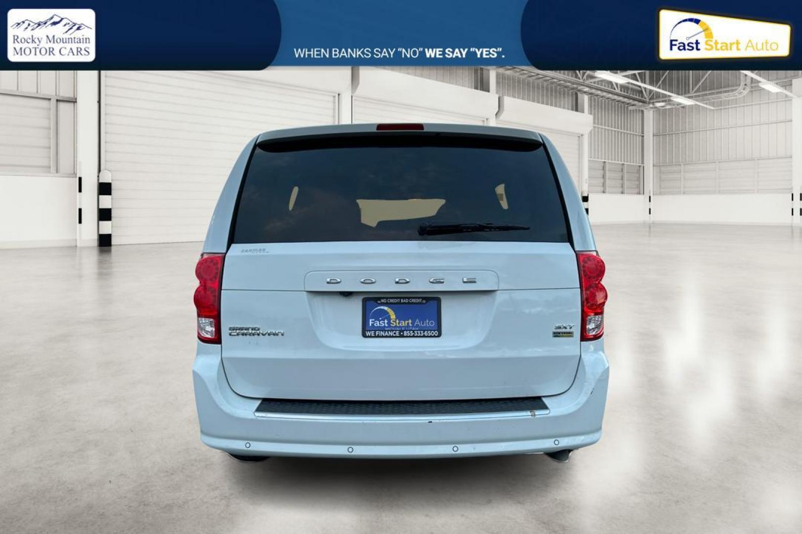 2015 White Dodge Grand Caravan SXT (2C4RDGCG3FR) with an 3.6L V6 DOHC 24V engine, 6-Speed Automatic transmission, located at 7755 State Street, Midvale, UT, 84047, (801) 753-9063, 40.610329, -111.890656 - Photo#4