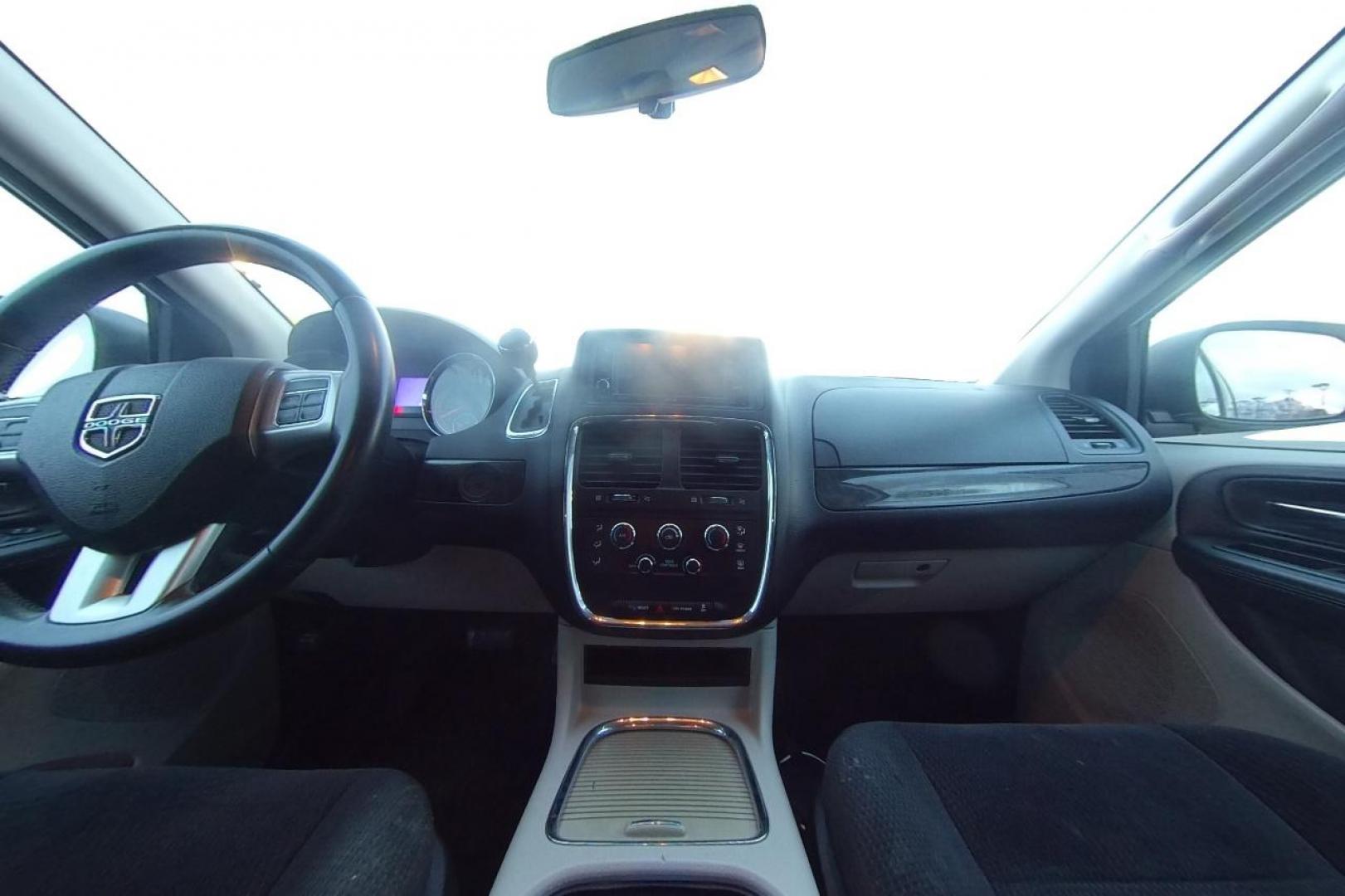 2015 White Dodge Grand Caravan SXT (2C4RDGCG3FR) with an 3.6L V6 DOHC 24V engine, 6-Speed Automatic transmission, located at 7755 State Street, Midvale, UT, 84047, (801) 753-9063, 40.610329, -111.890656 - Photo#16