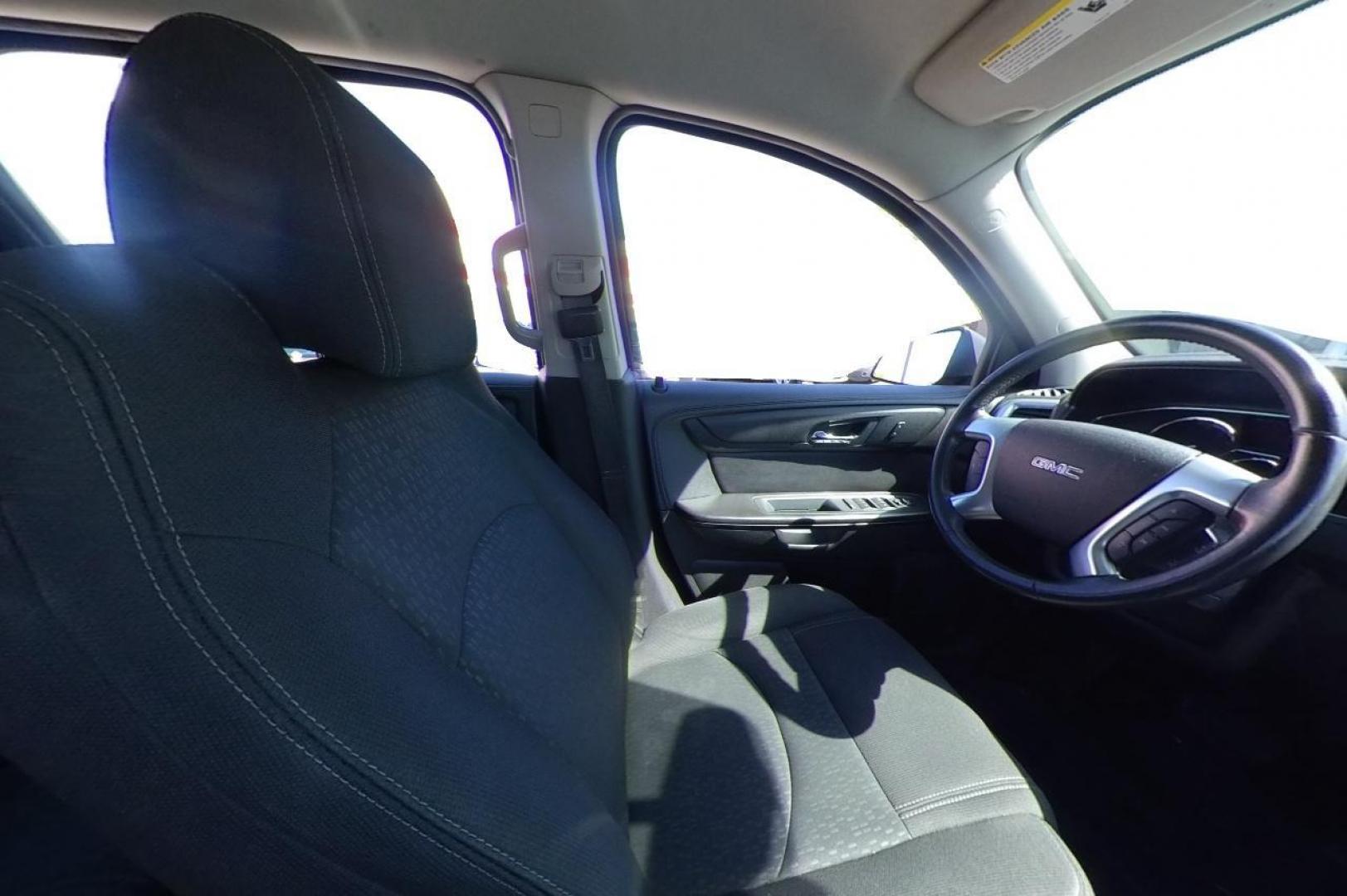 2015 Gray GMC Acadia SLE-2 FWD (1GKKRPKD7FJ) with an 3.6L V6 DOHC 24V engine, 6-Speed Automatic transmission, located at 767 S State Road, Pleasant Grove, UT, 84062, (801) 785-1058, 40.354839, -111.736687 - Photo#15