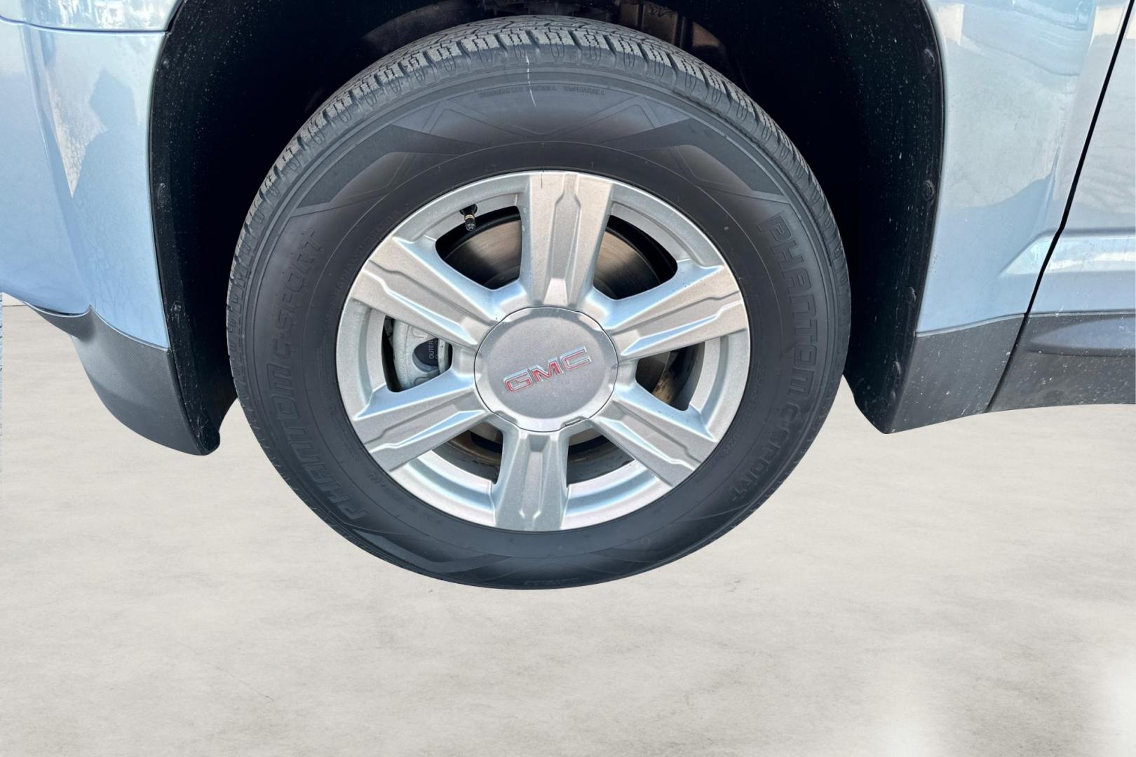 2015 Silver GMC Terrain SLE1 FWD (2GKALMEKXF6) with an 2.4L L4 DOHC 16V FFV engine, 6-Speed Automatic transmission, located at 7755 State Street, Midvale, UT, 84047, (801) 753-9063, 40.610329, -111.890656 - Photo#12