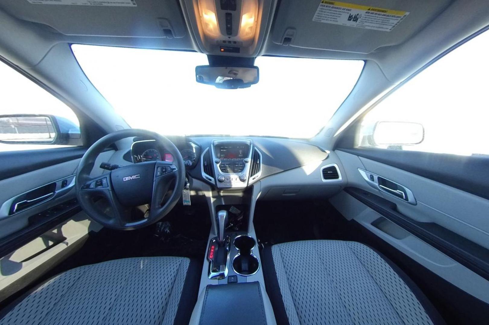 2015 Silver GMC Terrain SLE1 FWD (2GKALMEKXF6) with an 2.4L L4 DOHC 16V FFV engine, 6-Speed Automatic transmission, located at 7755 State Street, Midvale, UT, 84047, (801) 753-9063, 40.610329, -111.890656 - Photo#16